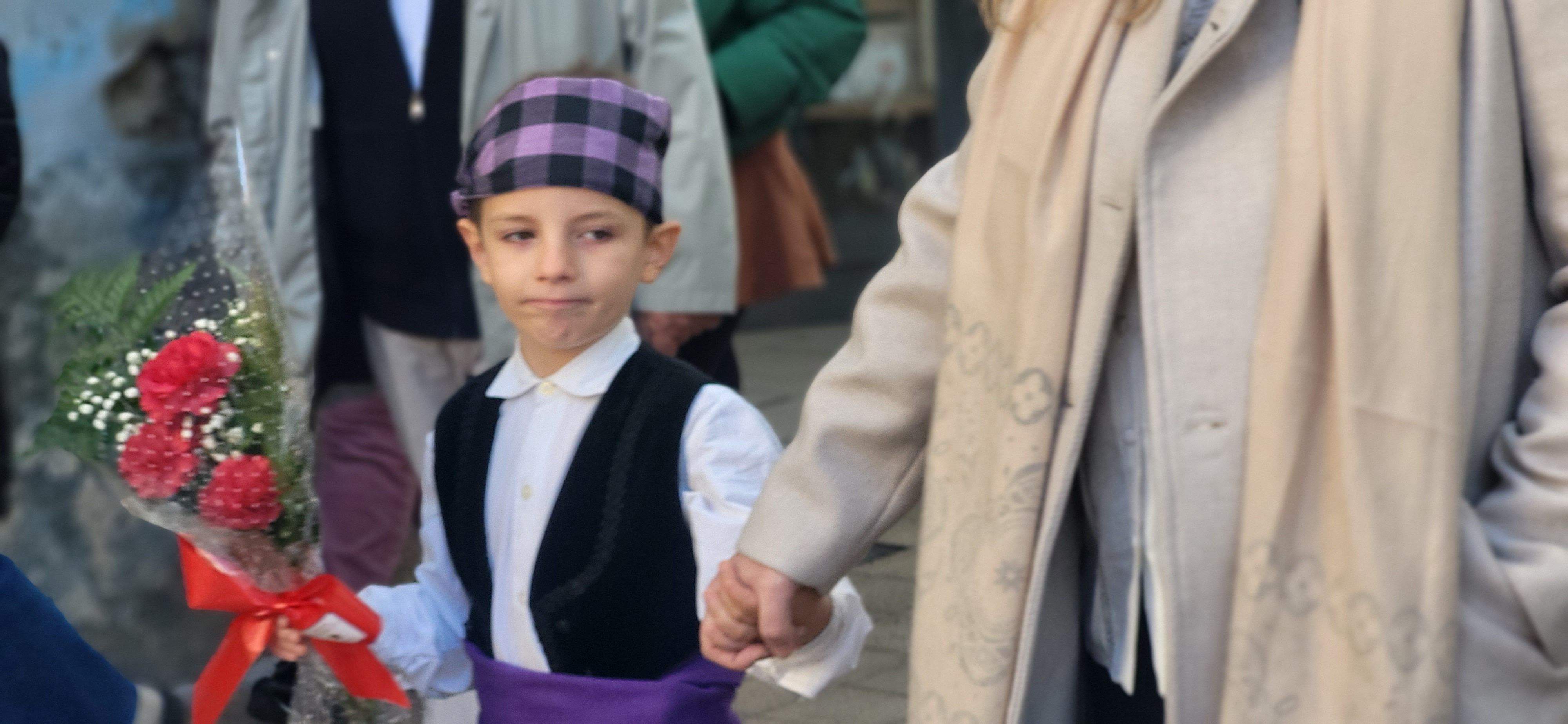Ofrenda de flores y frutos del barrio de Santo Domingo y San Martín. Foto Myriam Martínez 