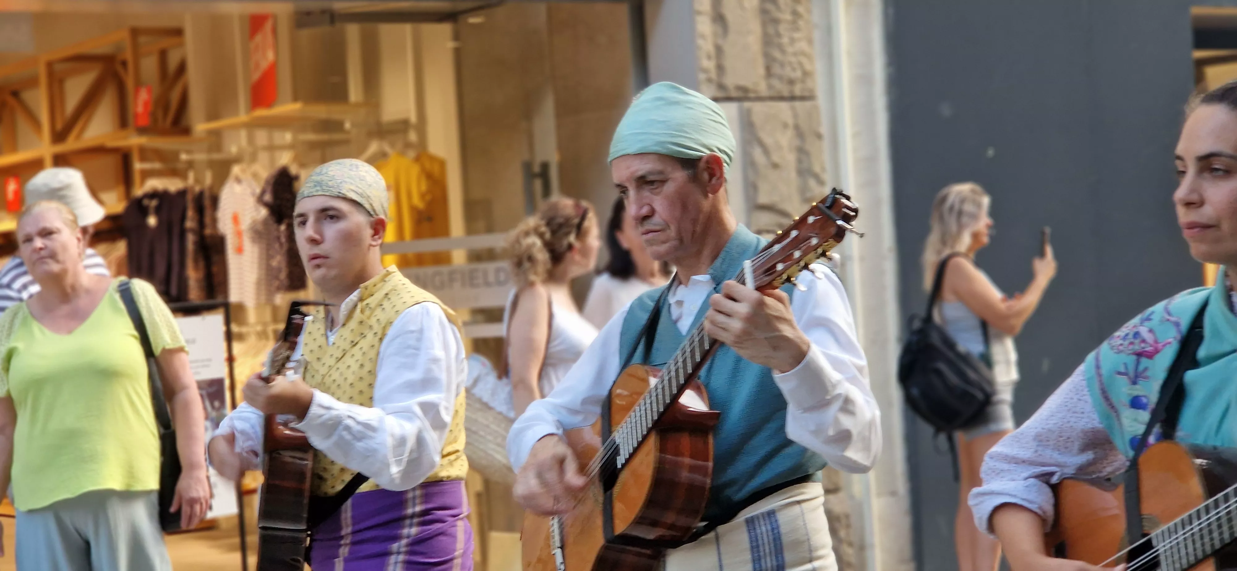 24º Festival Castillo de Montearagón: Actuación en la plaza López Allué. Foto Myriam Martínez