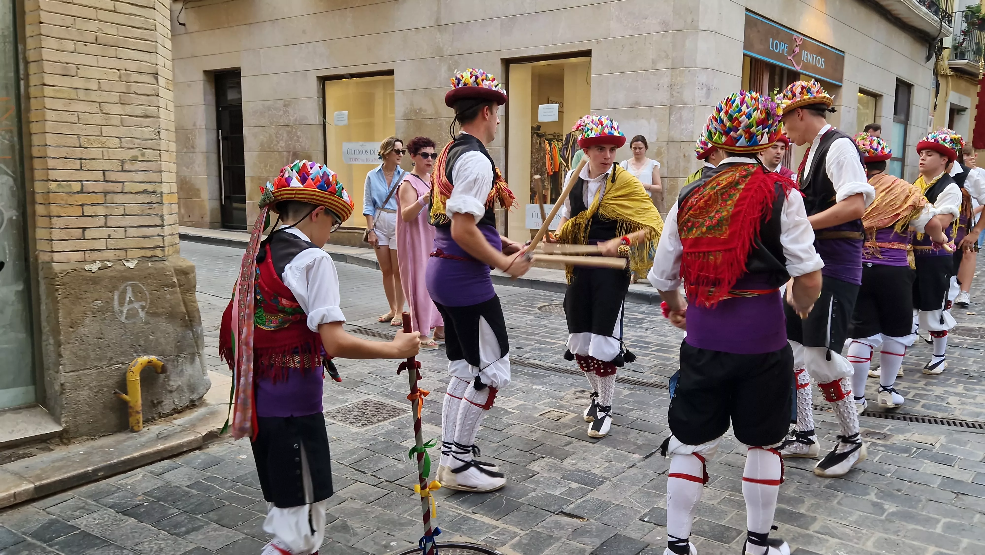 24º Festival Castillo de Montearagón: Actuación en la plaza López Allué. Foto Myriam Martínez