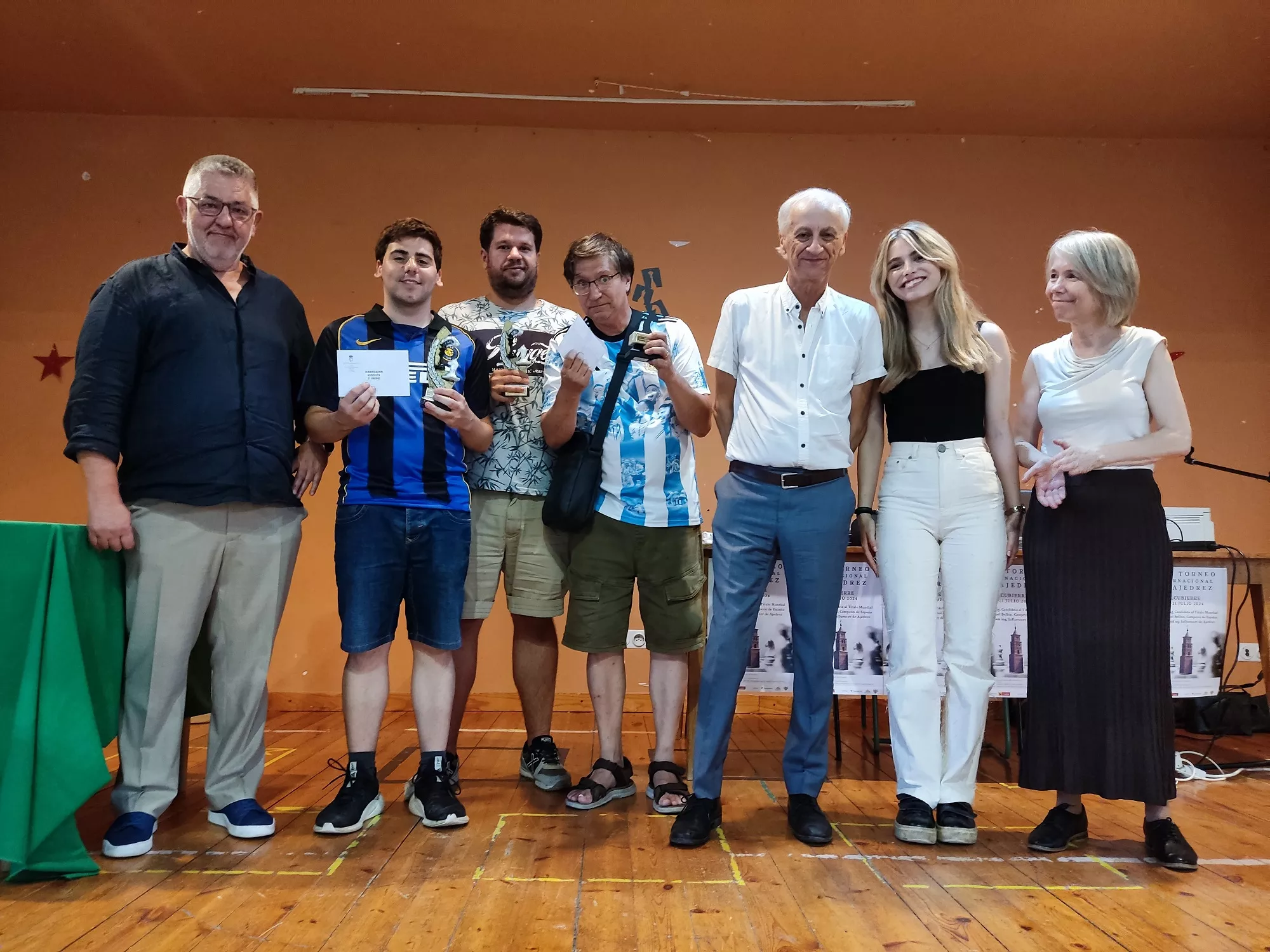 Los vencedores con la familia Cramling-Bellón