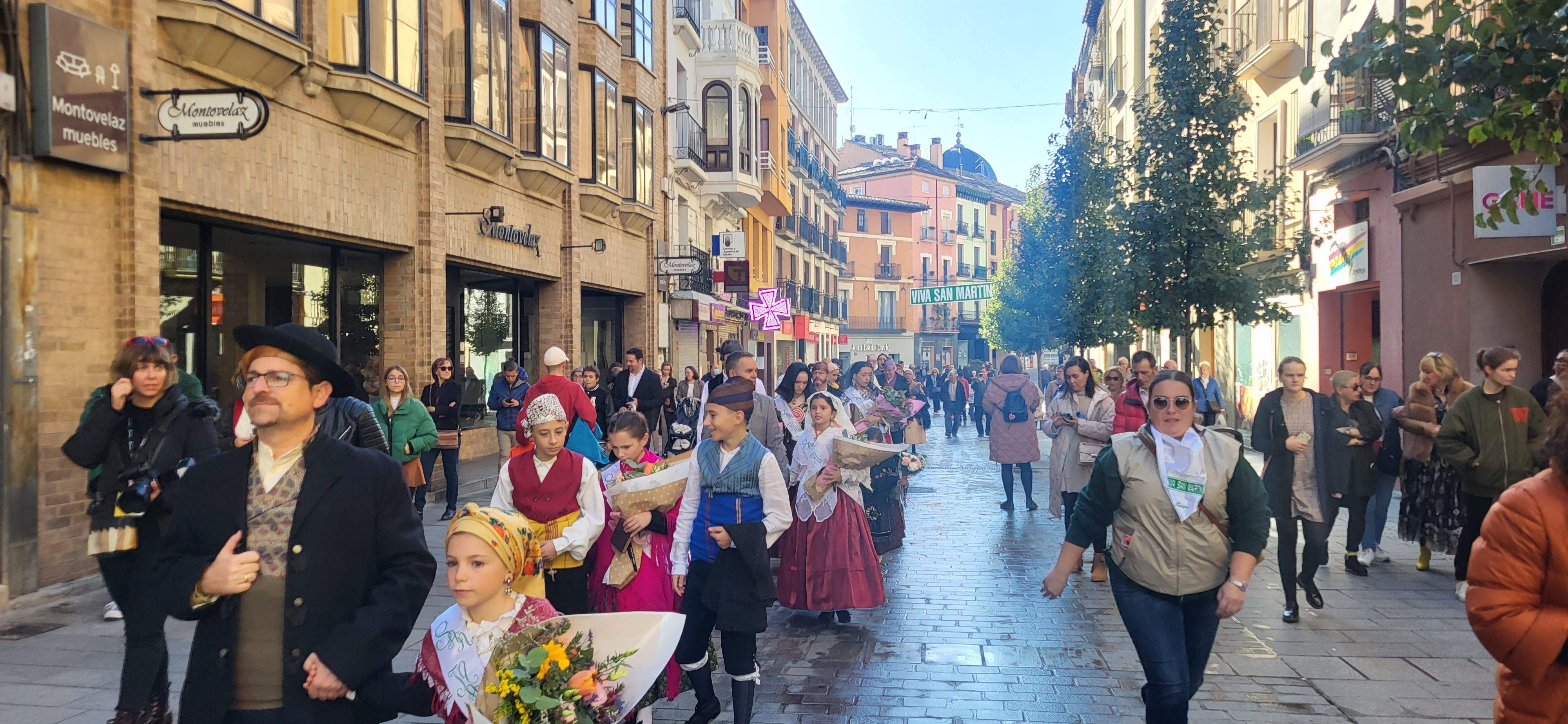 Ofrenda de flores y frutos del barrio de Santo Domingo y San Martín. Foto Myriam Martínez 