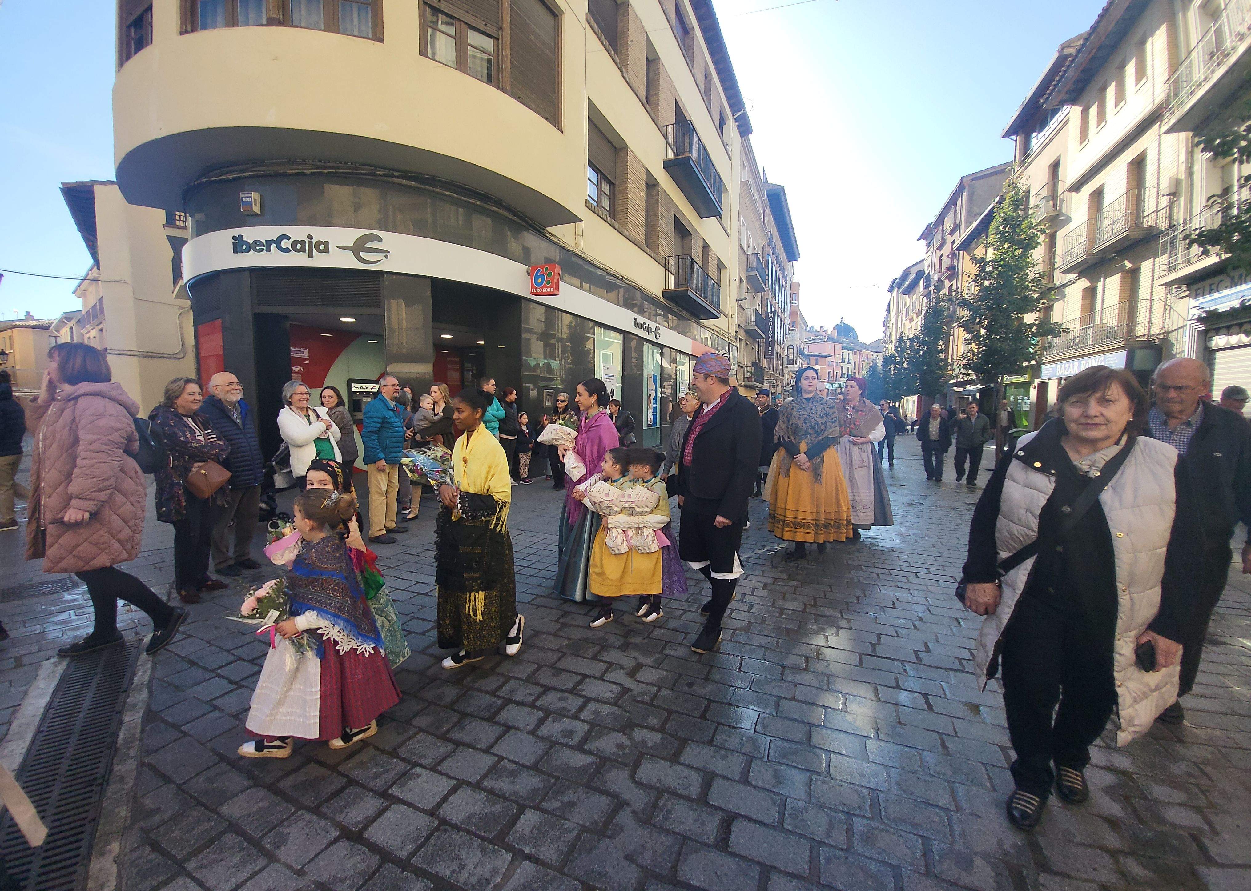 Ofrenda de flores y frutos del barrio de Santo Domingo y San Martín. Foto Myriam Martínez 