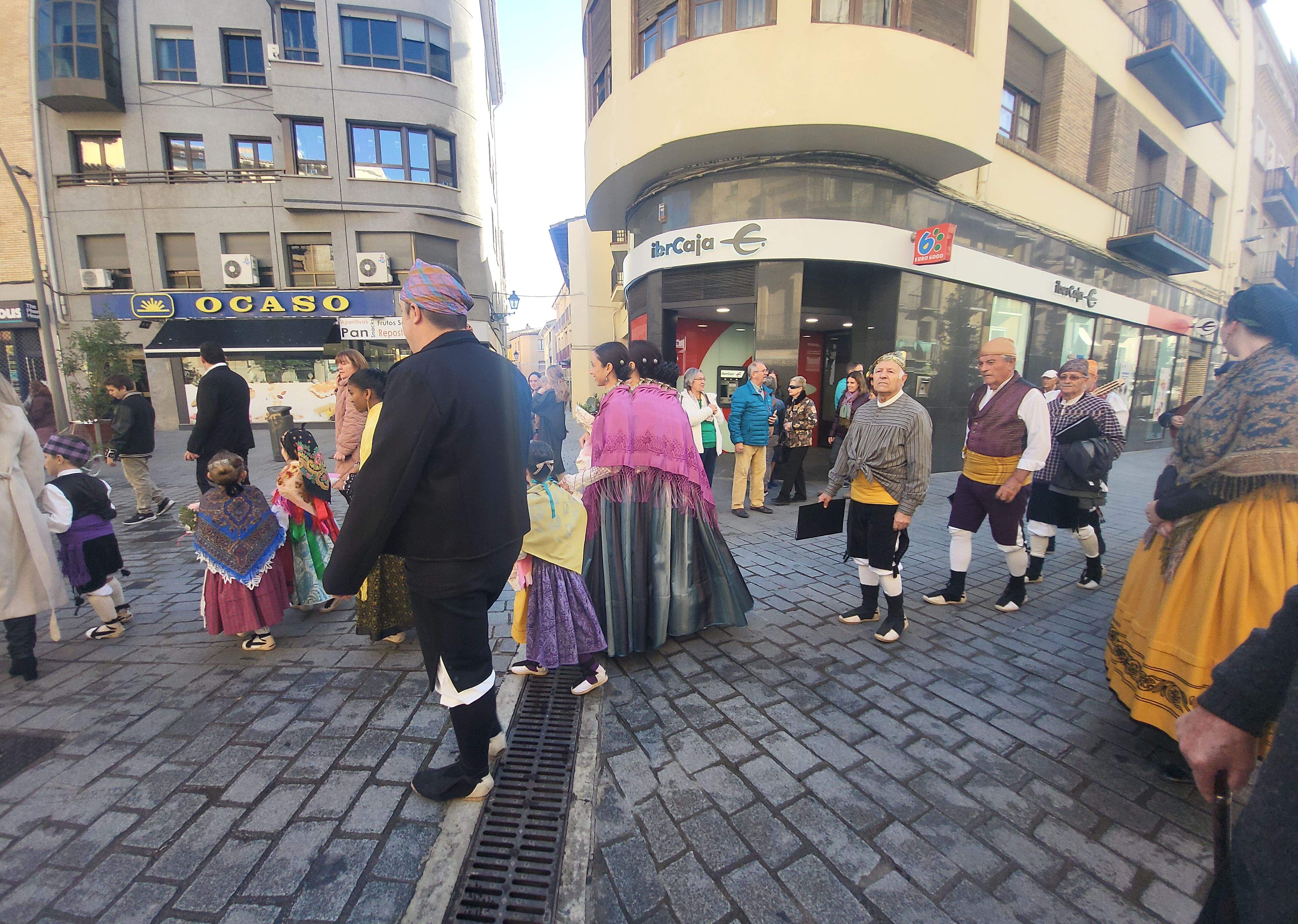 Ofrenda de flores y frutos del barrio de Santo Domingo y San Martín. Foto Myriam Martínez 