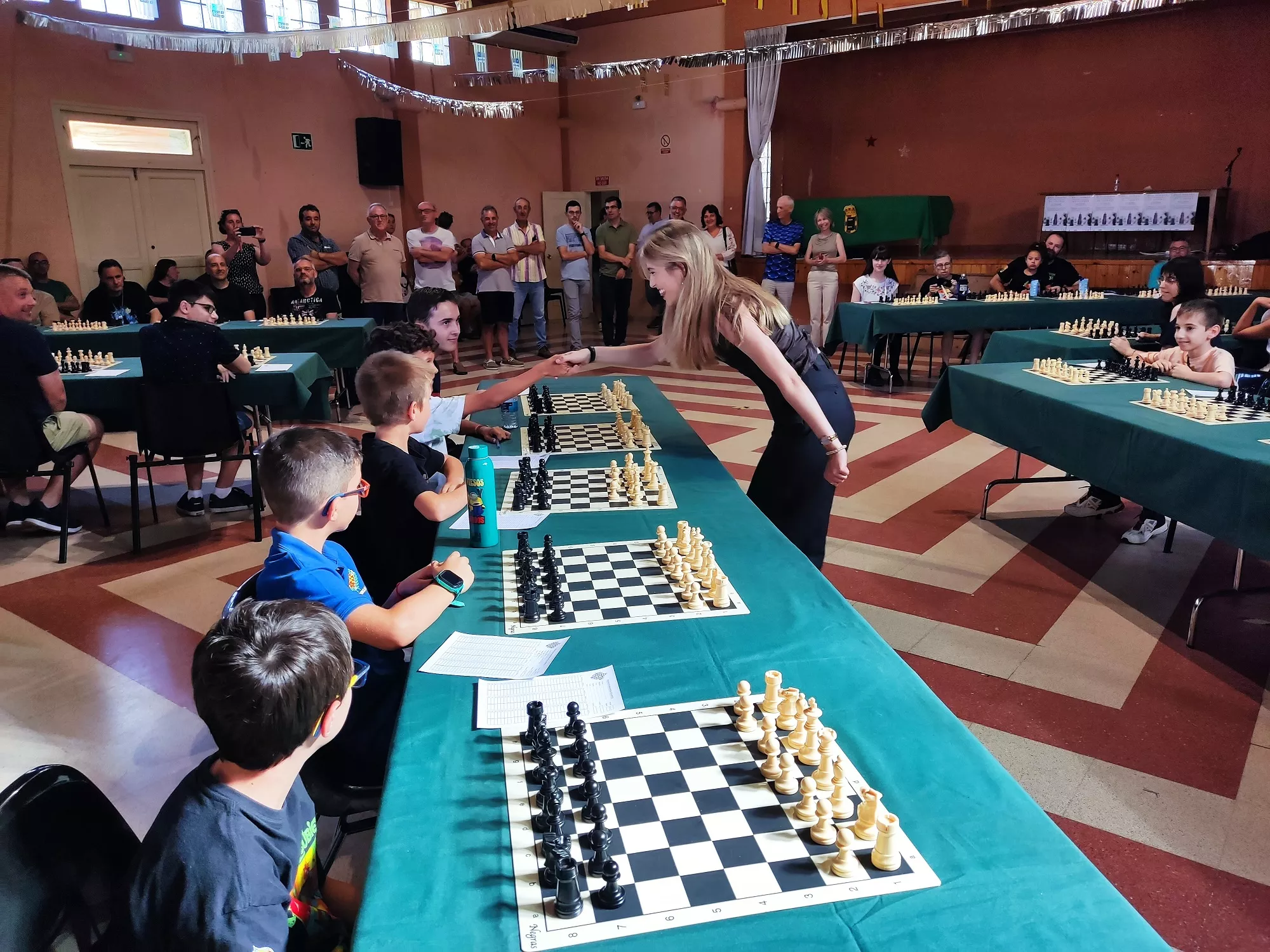 Simultáneas torneo ajedrez Alciubierre