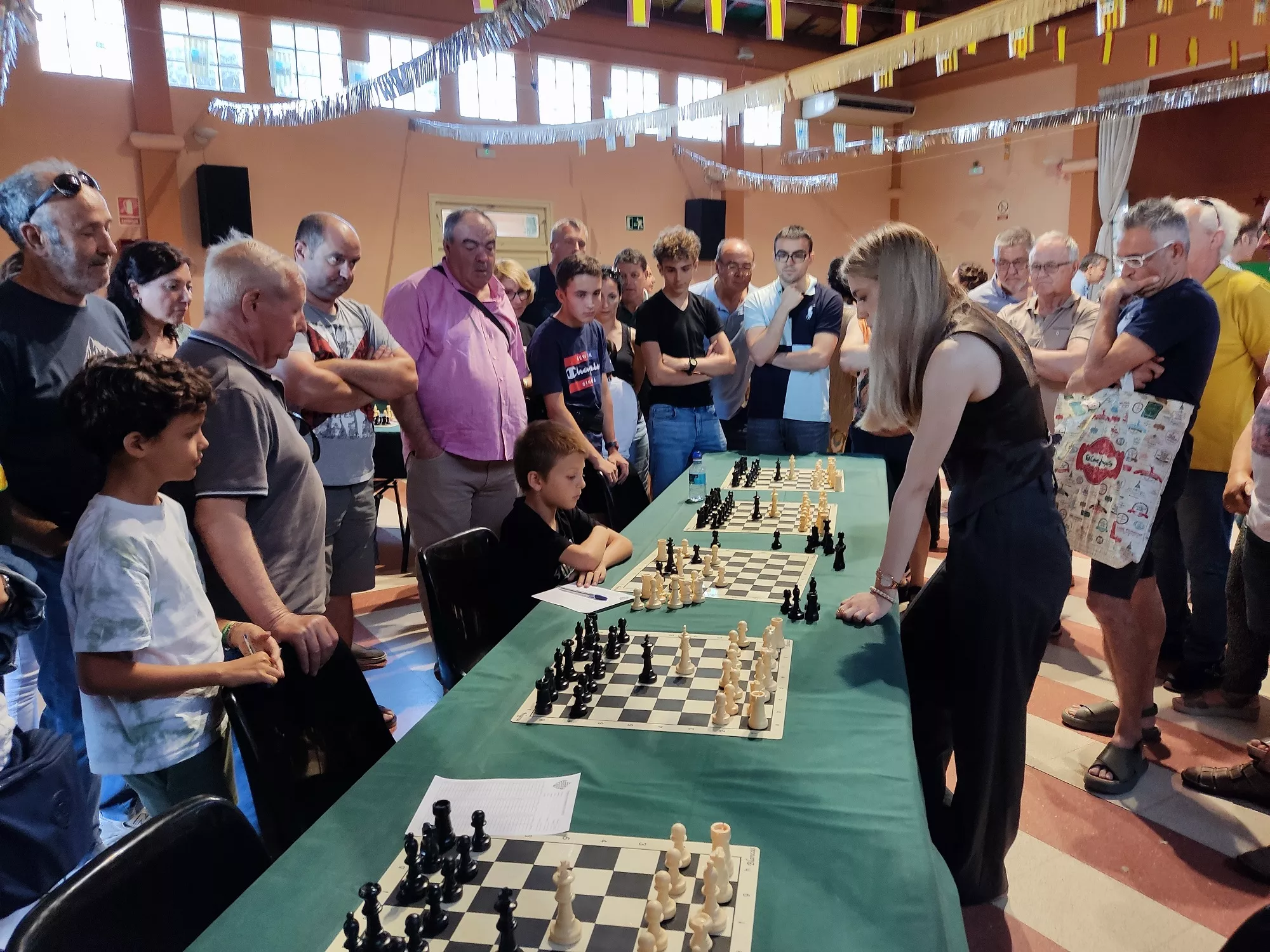 Simultáneas torneo ajedrez Alciubierre