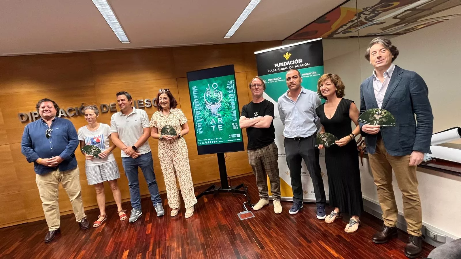 Javier Abadía, Lola Giménez, Antonio Biescas, Susana Magán, Jesús Arbués, Carlos Sampériz, Pilar Viejo y Carlos López en la presentación de Jorearte.
