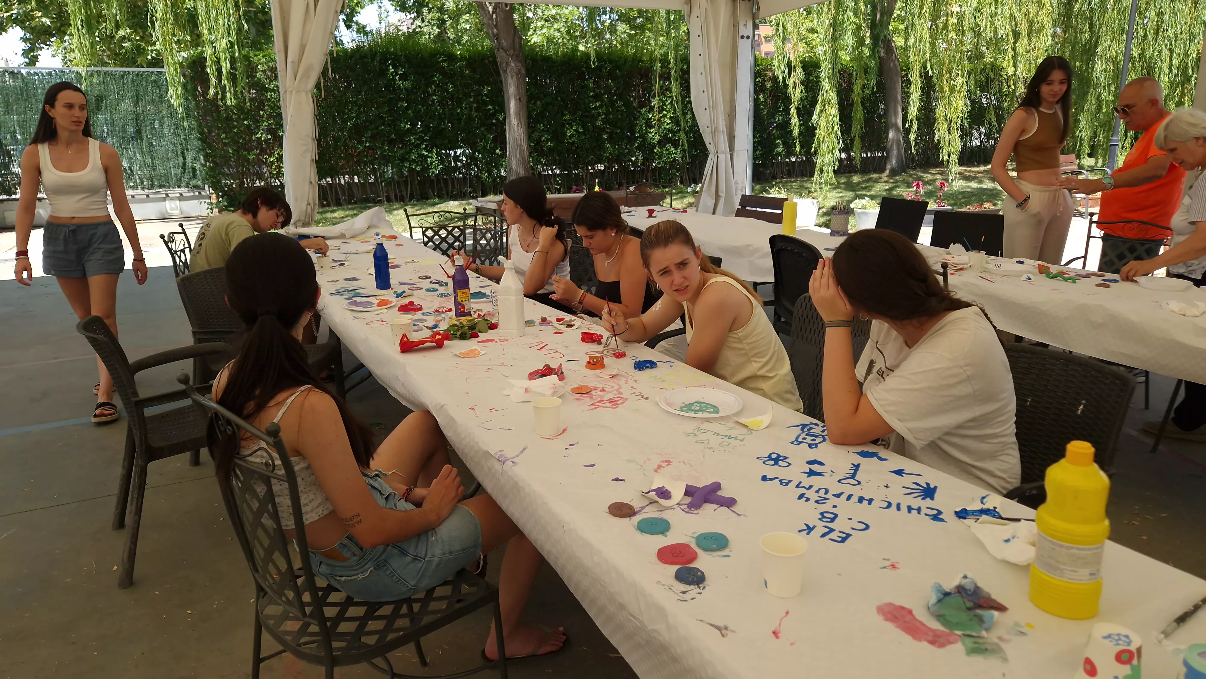 Intercambio generacional de jóvenes de Vitoria con la Cruz Blanca de Huesca. Foto Myriam Martínez