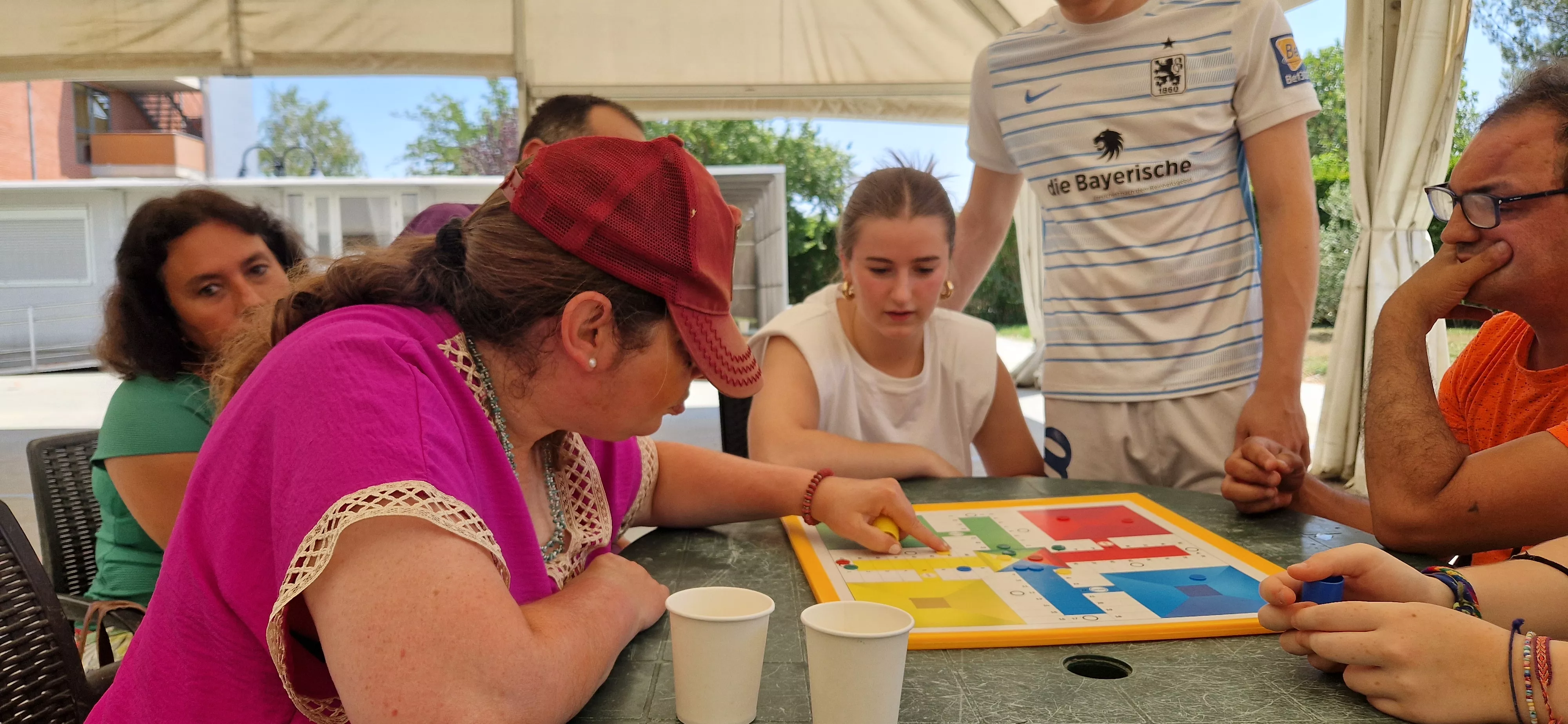 Intercambio generacional de jóvenes de Vitoria con la Cruz Blanca de Huesca. Foto Myriam Martínez