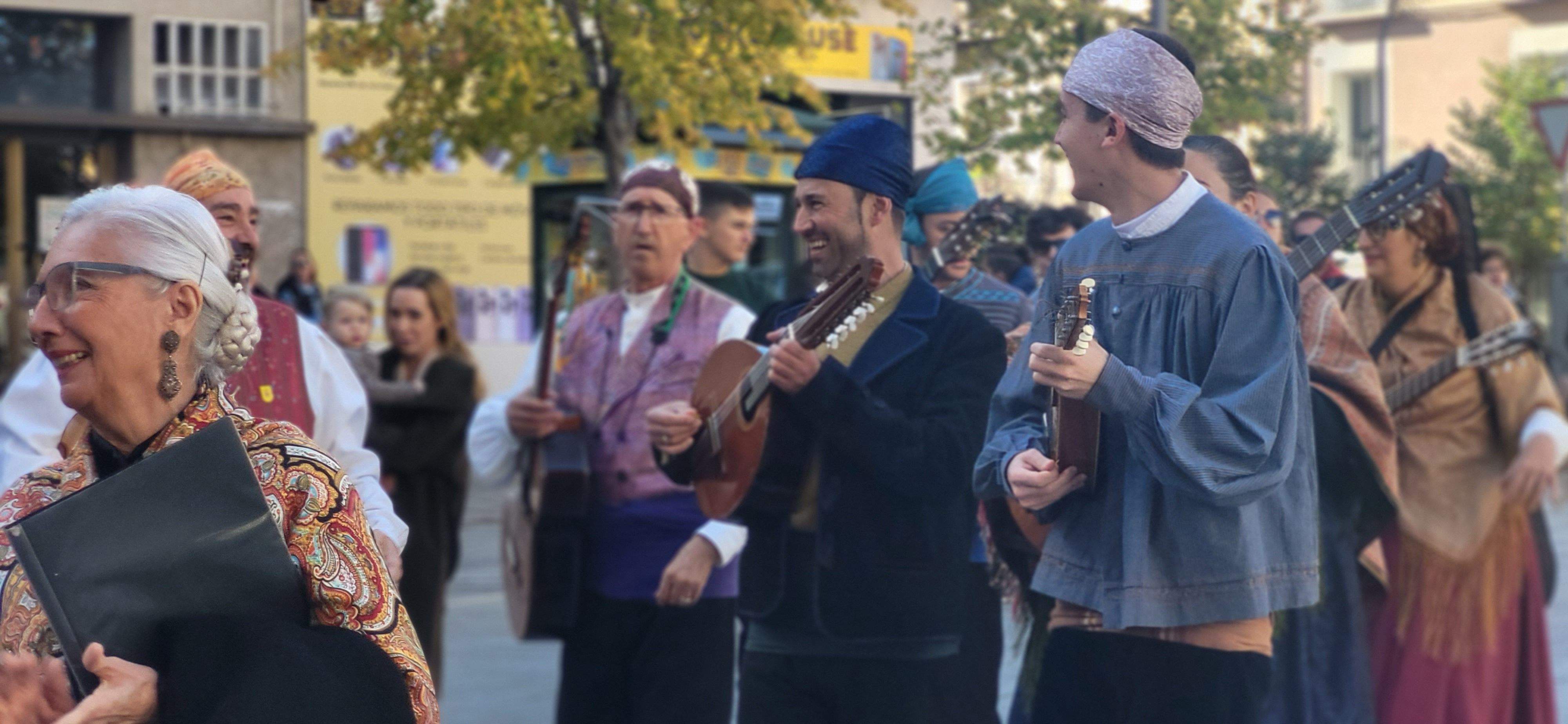 Ofrenda de flores y frutos del barrio de Santo Domingo y San Martín. Foto Myriam Martínez 