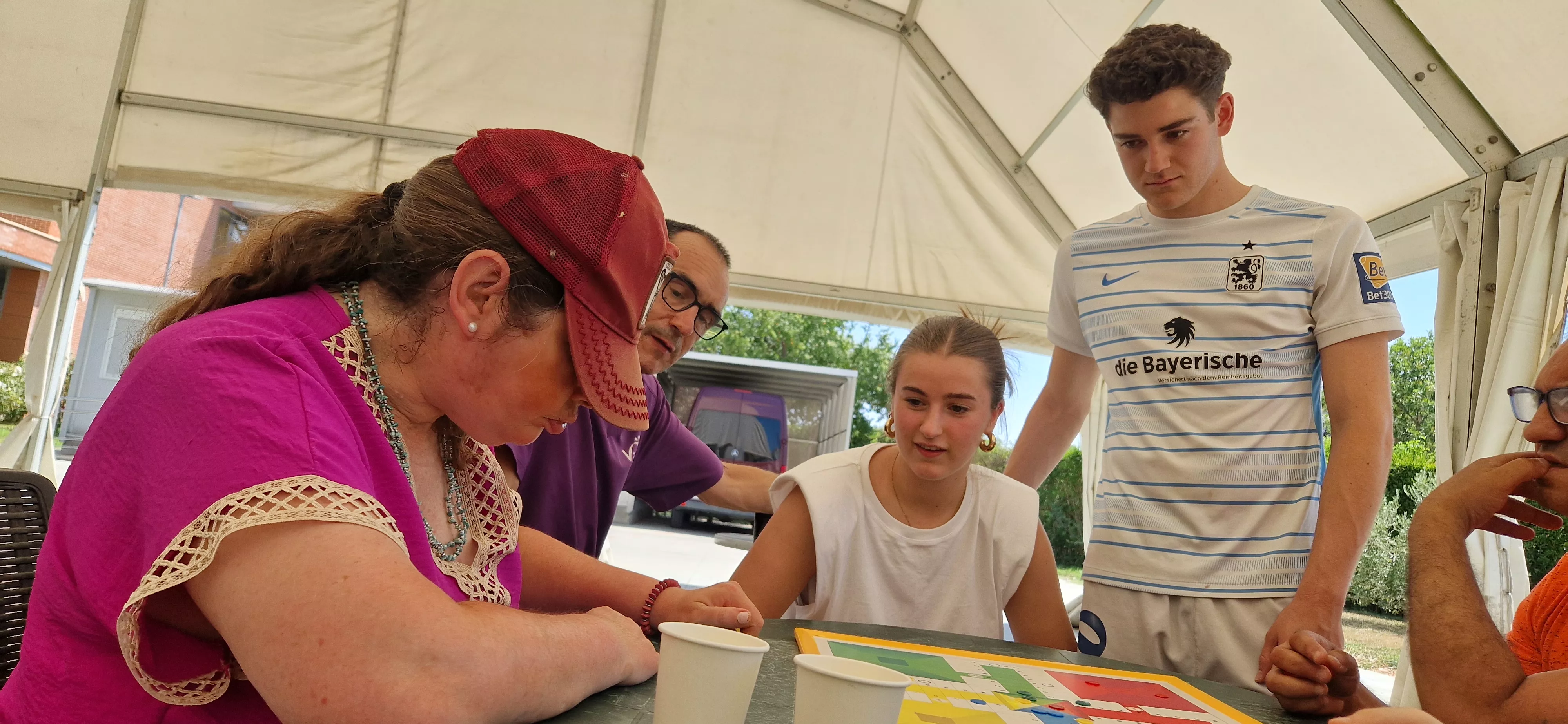 Intercambio generacional de jóvenes de Vitoria con la Cruz Blanca de Huesca. Foto Myriam Martínez 