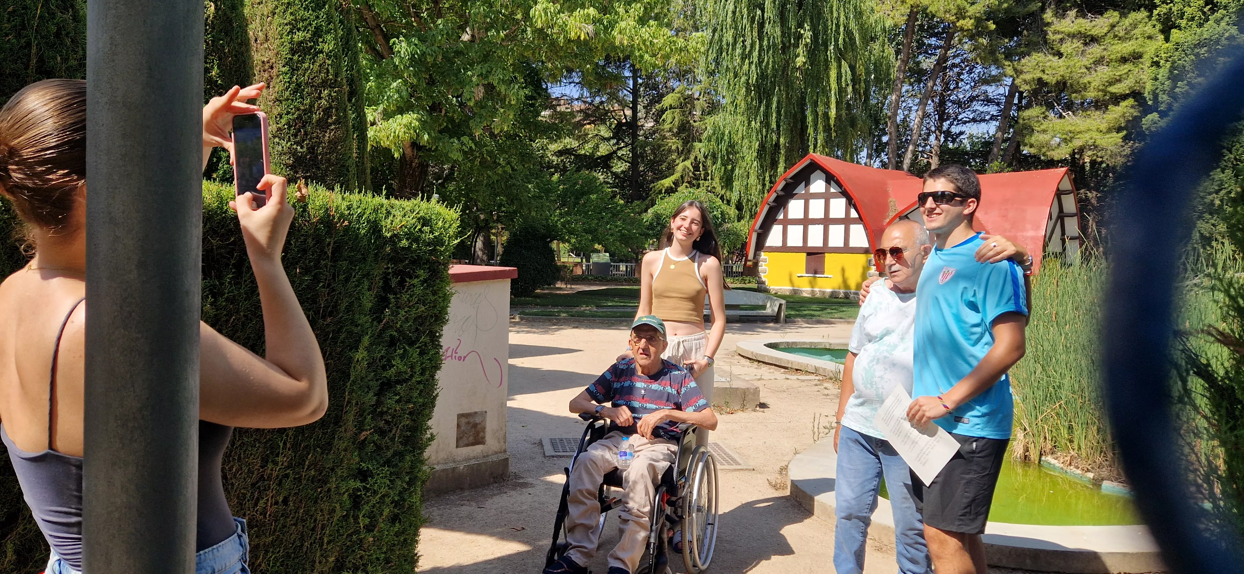 Intercambio generacional de jóvenes de Vitoria con la Cruz Blanca de Huesca. Foto Myriam Martínez 