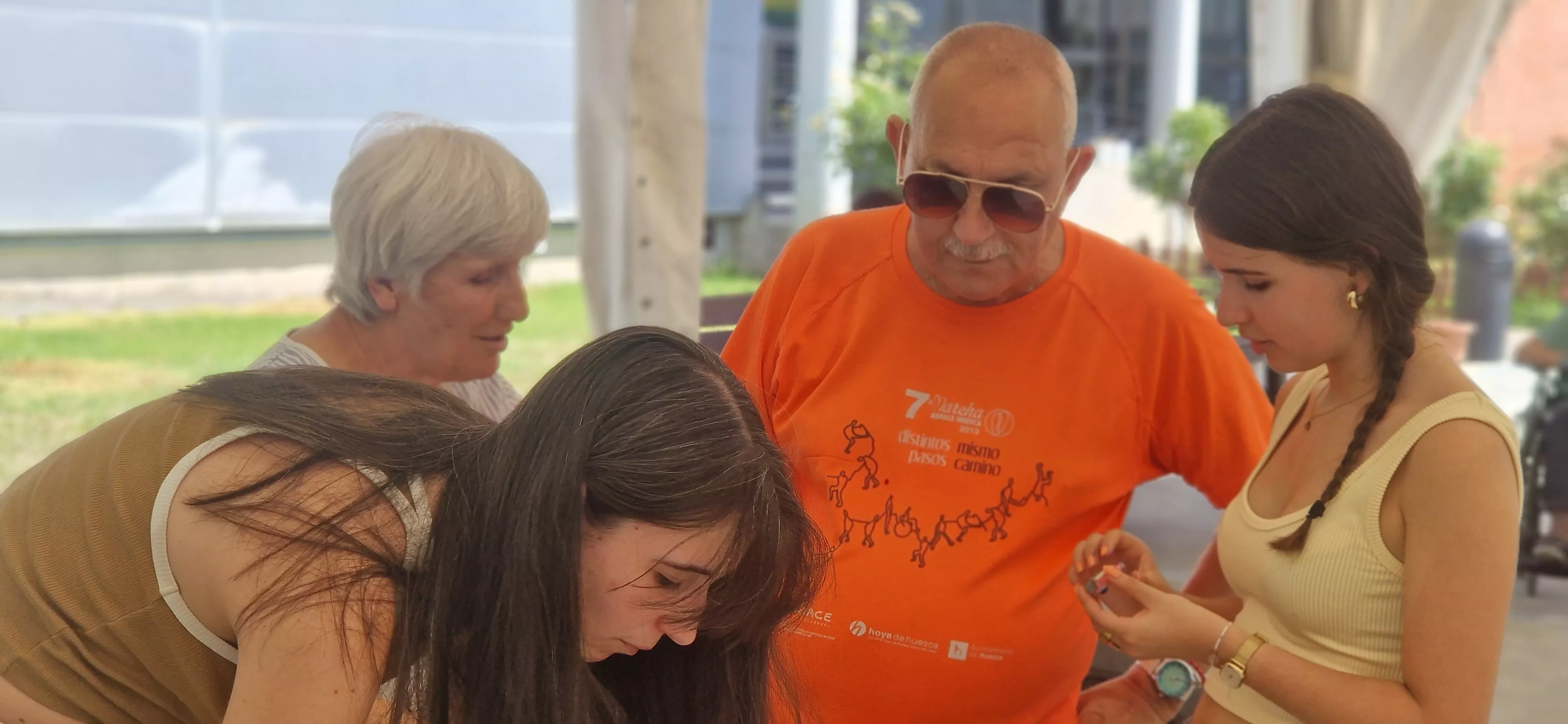Intercambio generacional de jóvenes de Vitoria con la Cruz Blanca de Huesca. Foto Myriam Martínez 