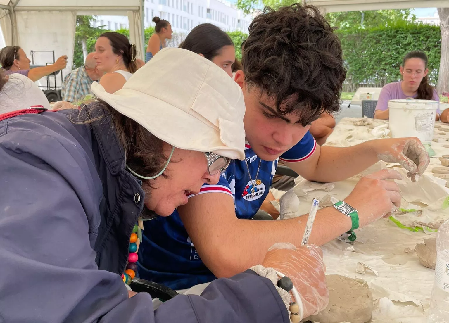 Intercambio generacional de jóvenes de Vitoria con la Cruz Blanca de Huesca.