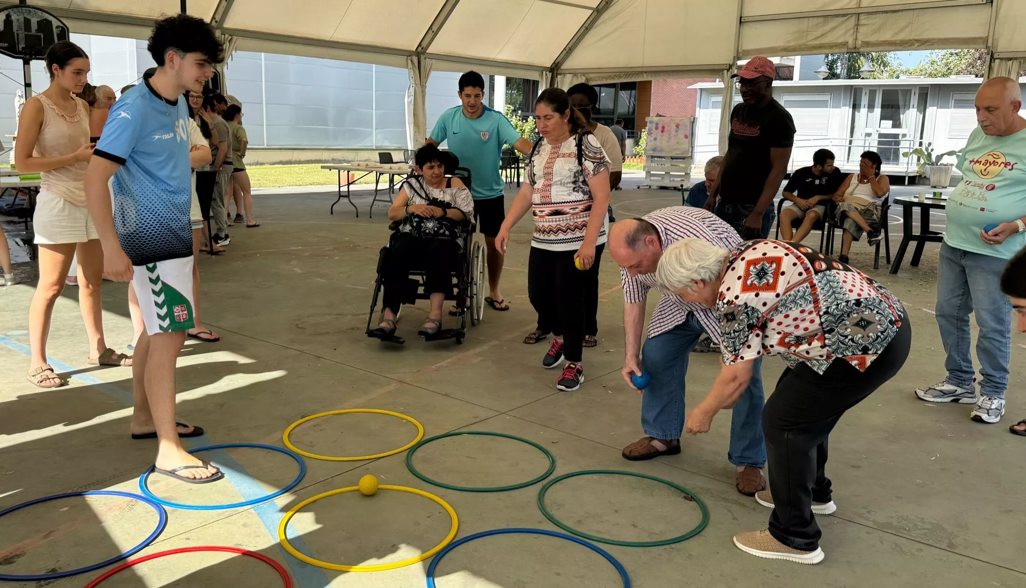 Intercambio generacional de jóvenes de Vitoria con la Cruz Blanca de Huesca.