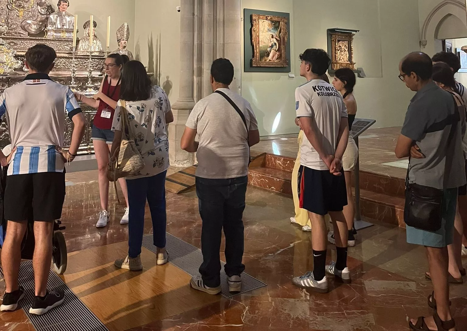 Intercambio generacional de jóvenes de Vitoria con la Cruz Blanca de Huesca.