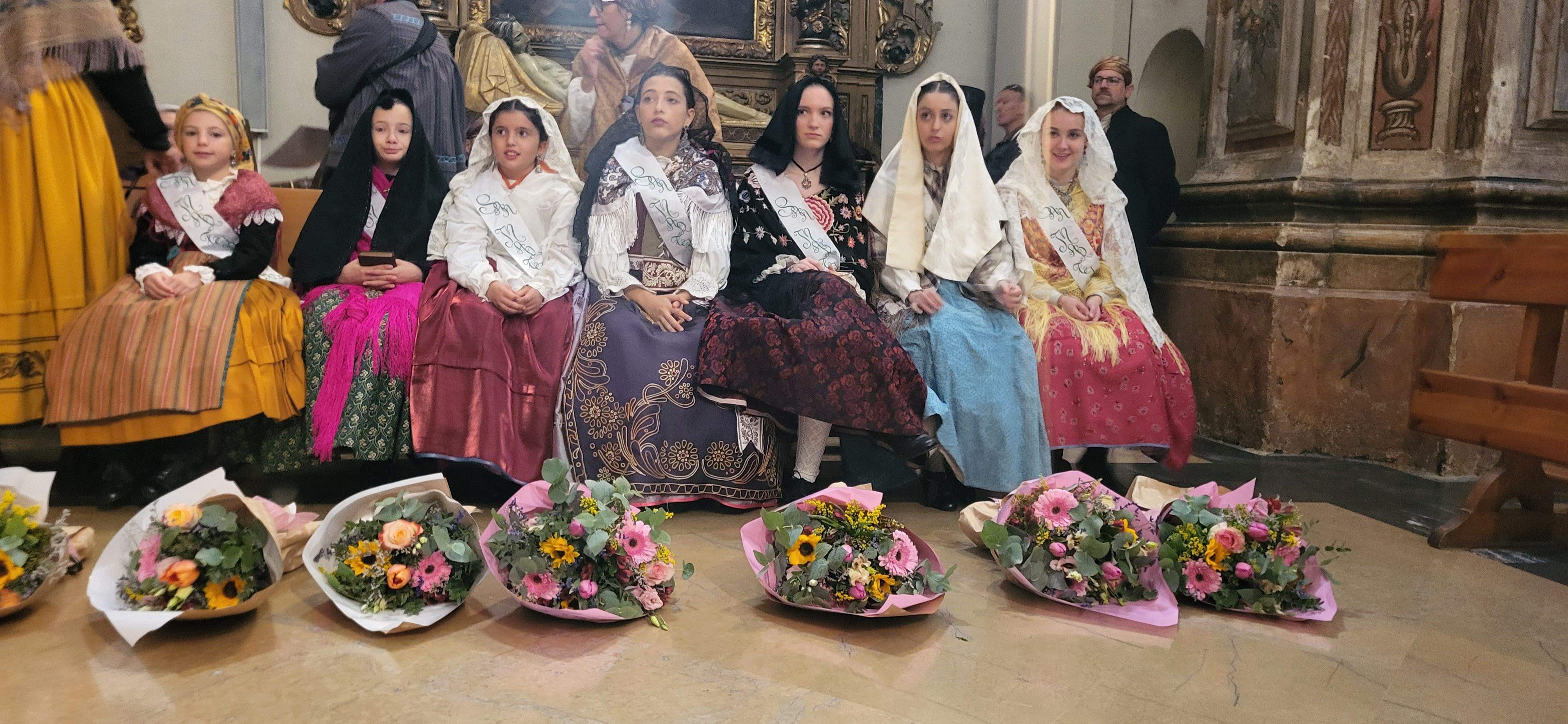 Ofrenda de flores y frutos del barrio de Santo Domingo y San Martín. Foto Myriam Martínez 