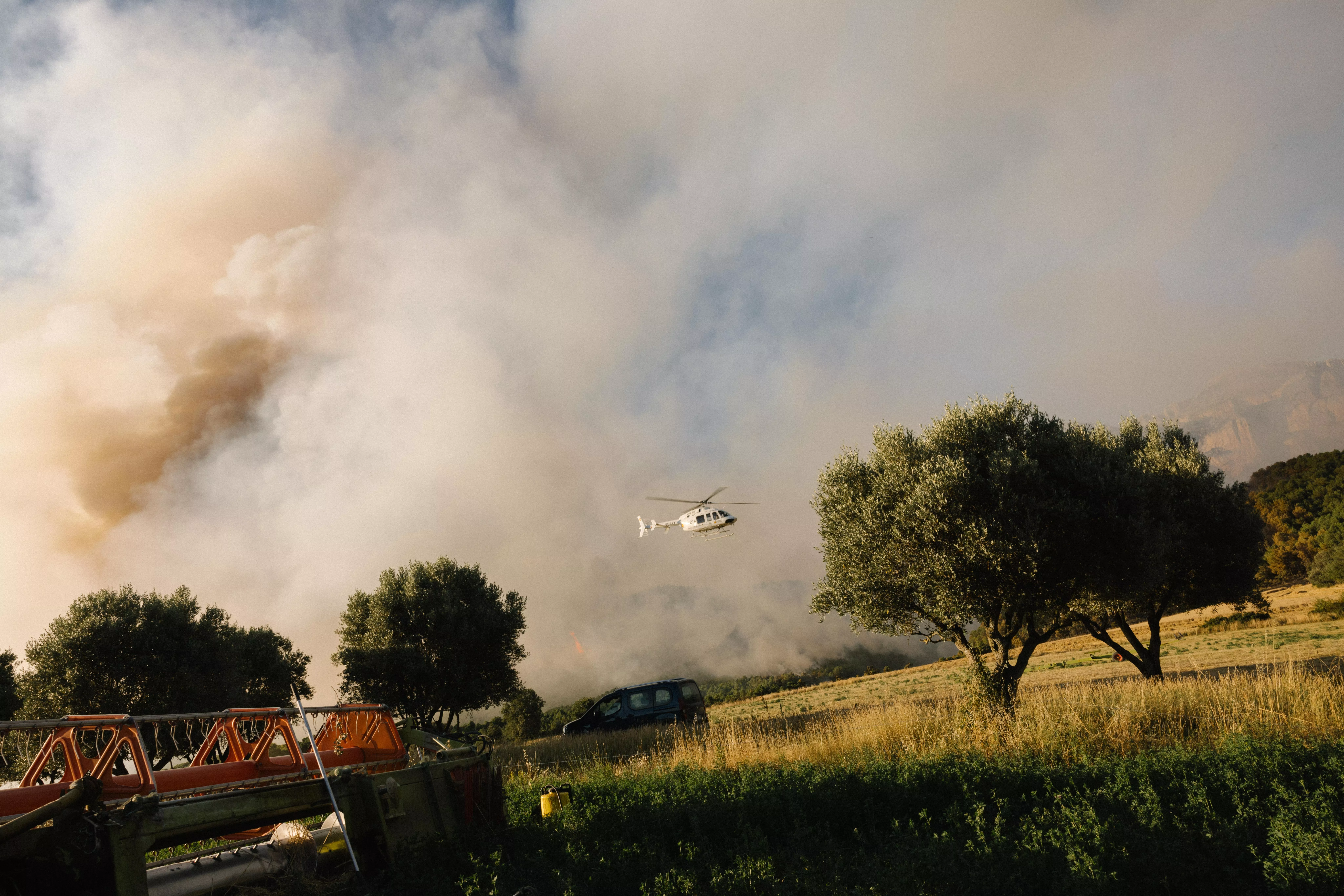 Incendio declarado en El Pueyo de Araguás. Foto Eduardo Ezequiel  