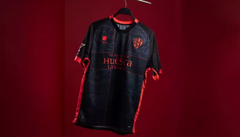 El Huesca se inspira en la cruz de San Jorge para su tercera equipación