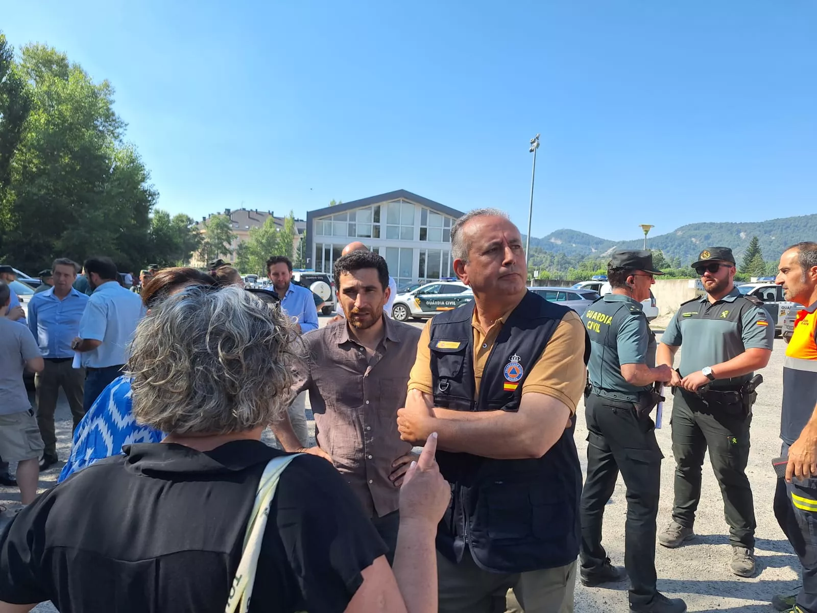 El subdelegado del Gobierno en Huesca, José Carlos Campo, ha visitado también la zona del incendio.