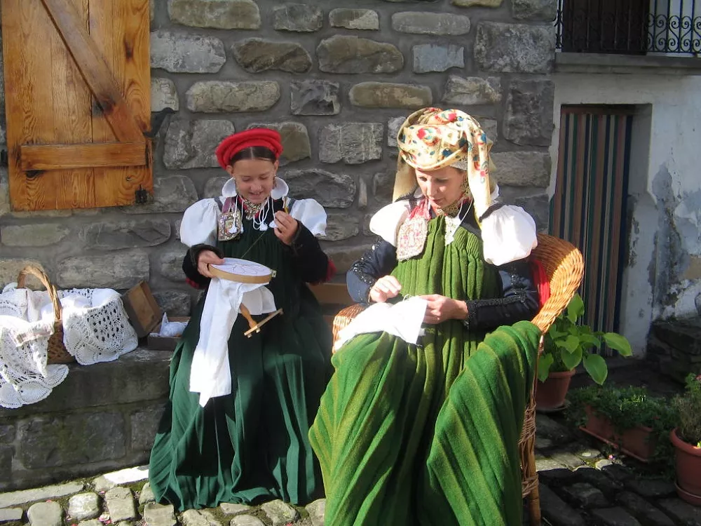 Exaltación del Traje Ansotano