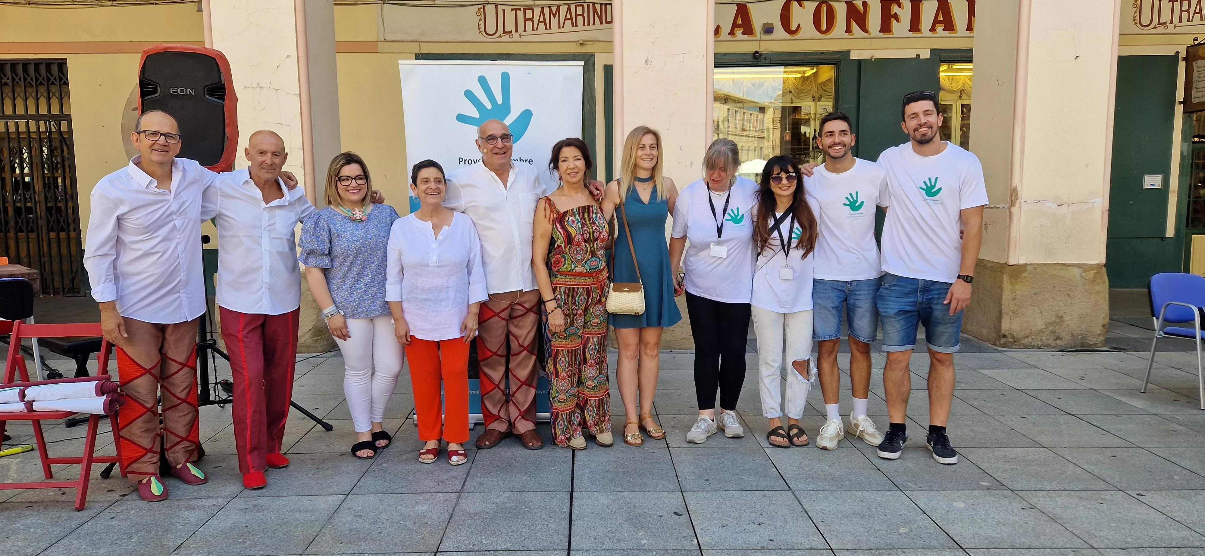 Actividades del Centro de  Solidaridad Interdiocesano de Huesca en la plaza López Allué. Foto Myriam Martínez