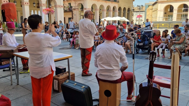 Titiriteros de Binéfar. Foto Myriam Martínez Titiriteros de Binéfar. Foto Myriam Martínez