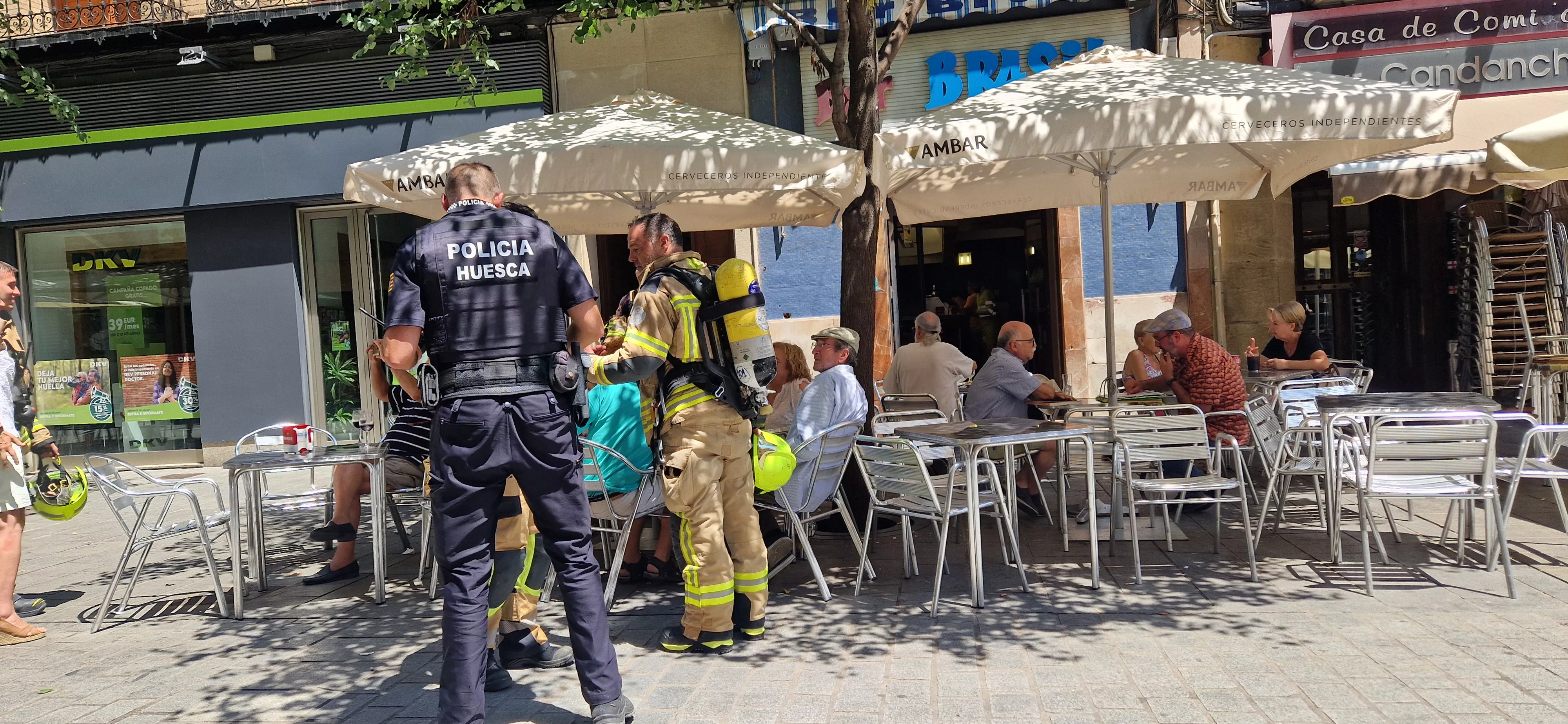 Falsa alarma de incendio en el Coso Alto de Huesca. Foto Myriam Martínez