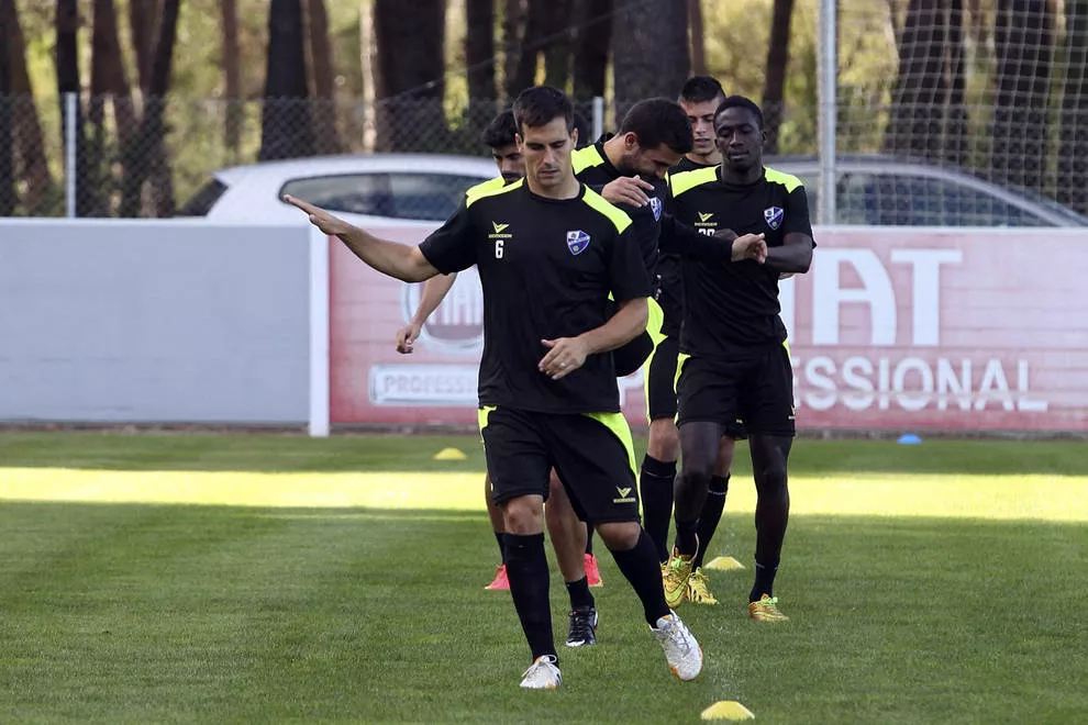 íñigo Ros, durante su etapa como jugador del Huesca.