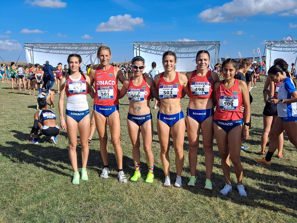 Equipo femenino del Hinaco Monzón.