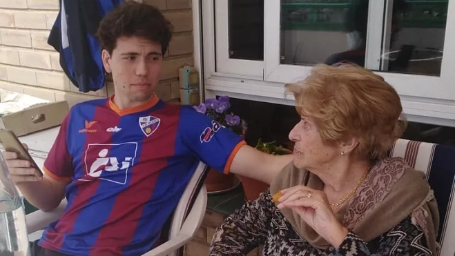 Ana María con su nieto Dimas. Ana María con su nieto Dimas.