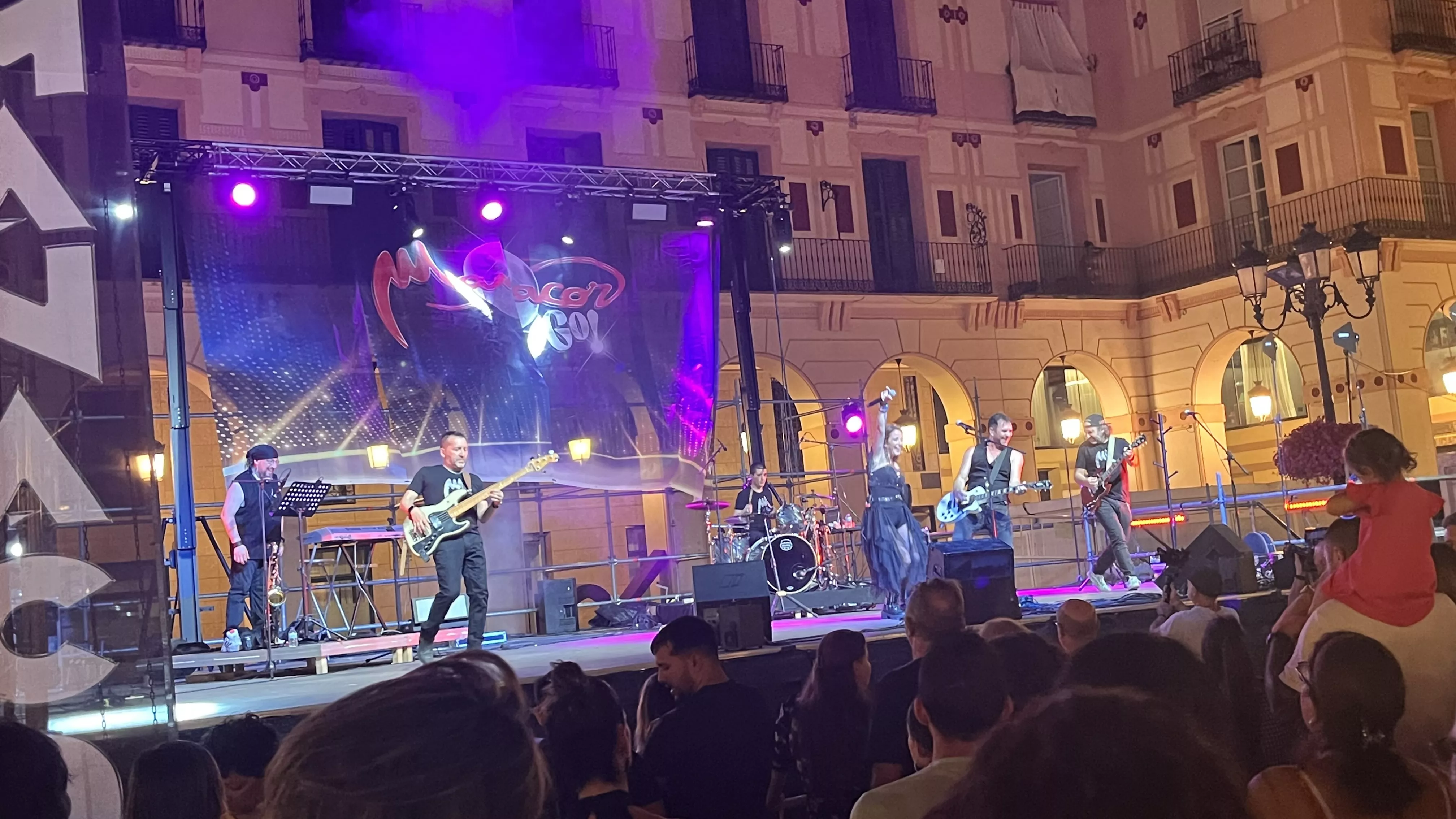 Actuación de Manacor Go! en la plaza López Allué. Foto Mercedes Manterola