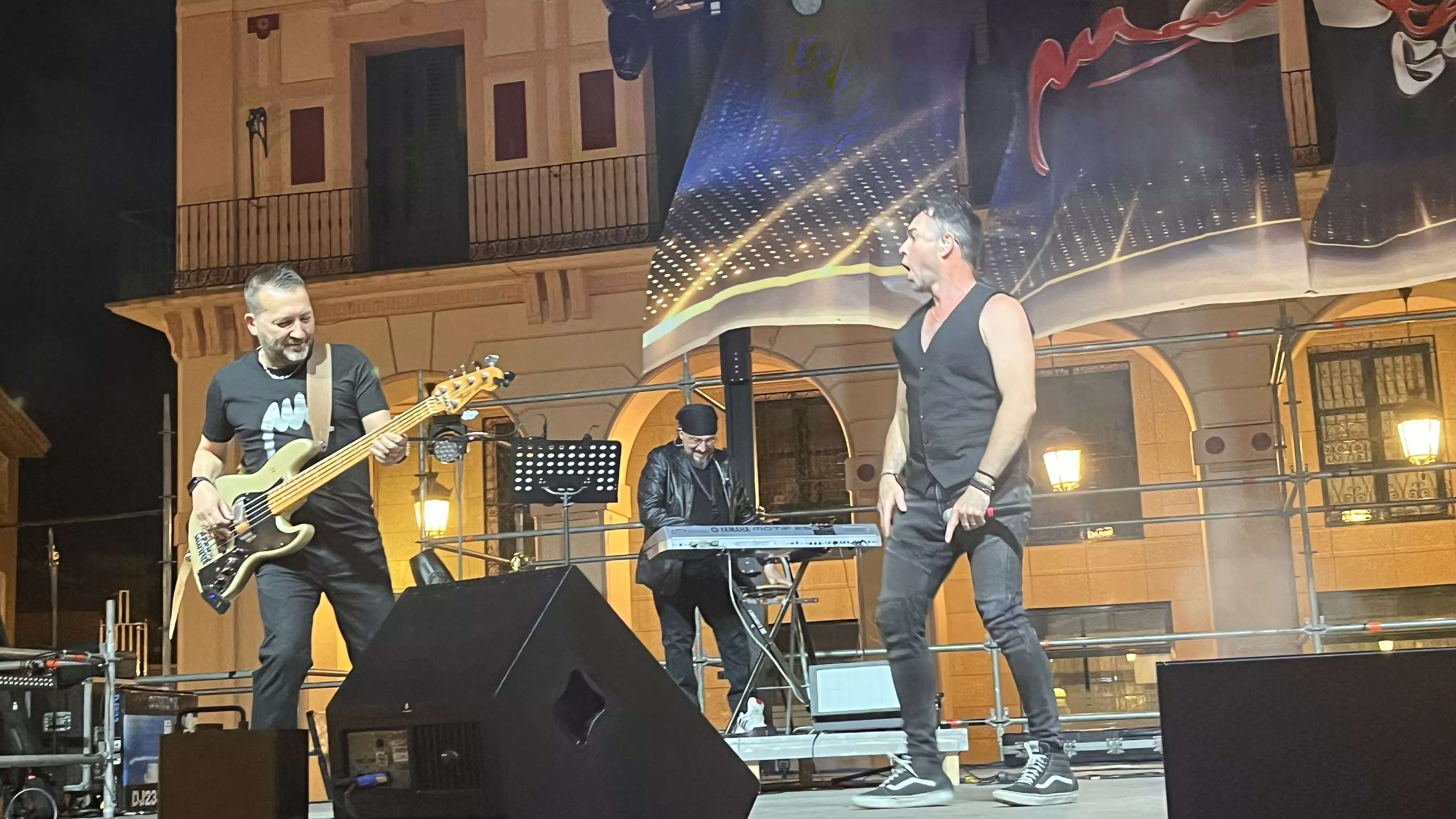 Actuación de Manacor Go! en la plaza López Allué. Foto Mercedes Manterola