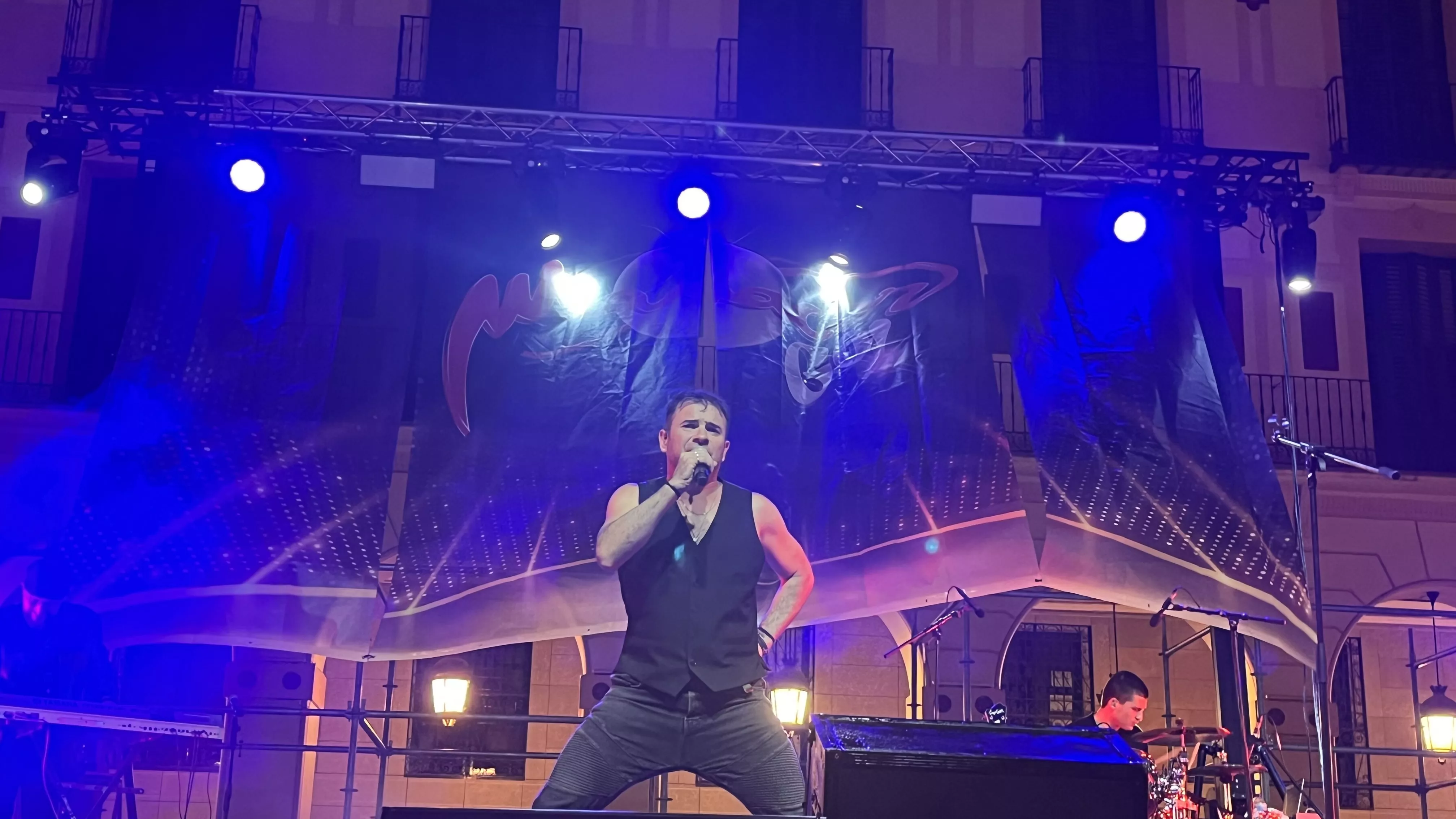 Actuación de Manacor Go! en la plaza López Allué. Foto Mercedes Manterola