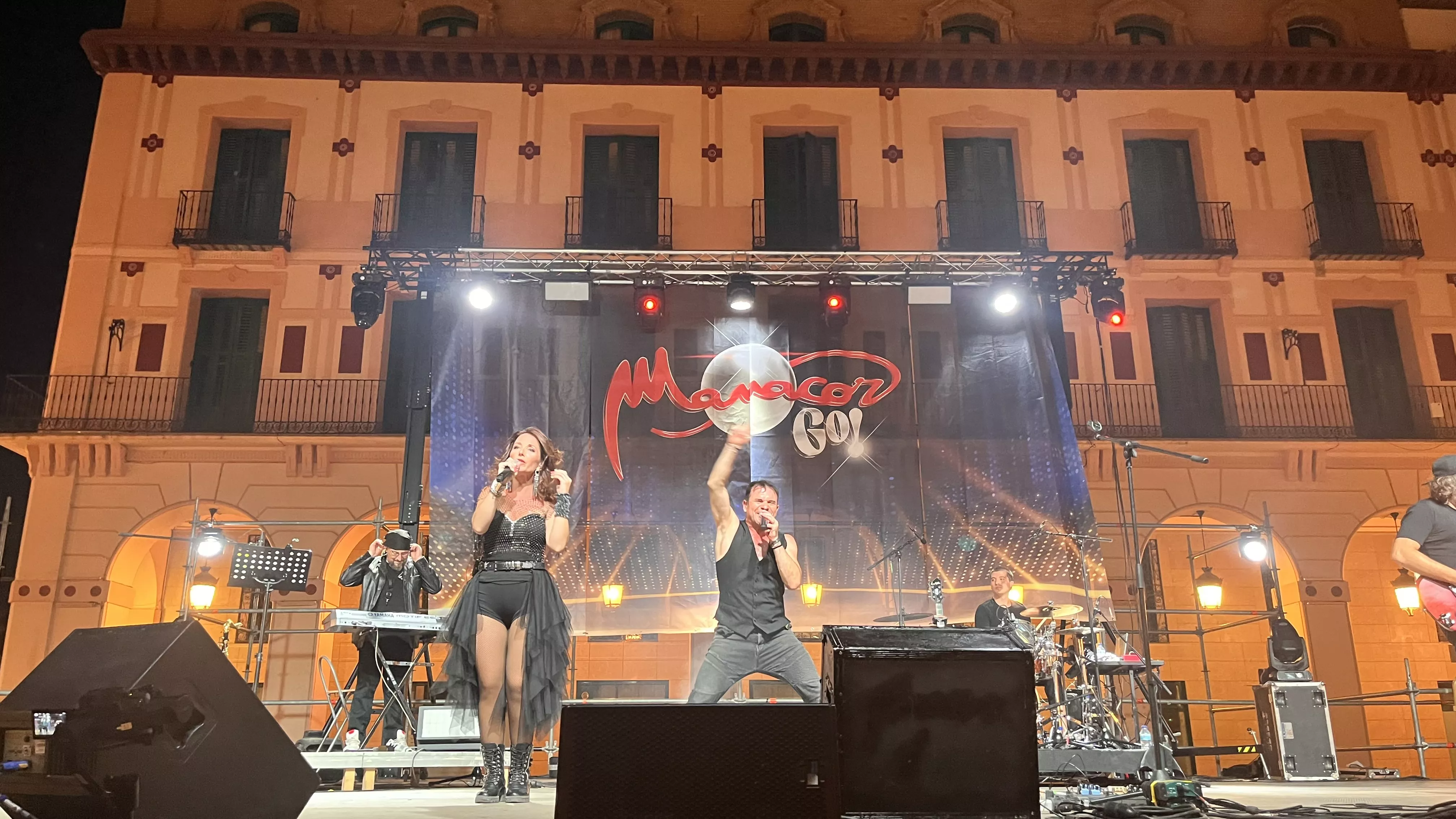 Actuación de Manacor Go! en la plaza López Allué. Foto Mercedes Manterola