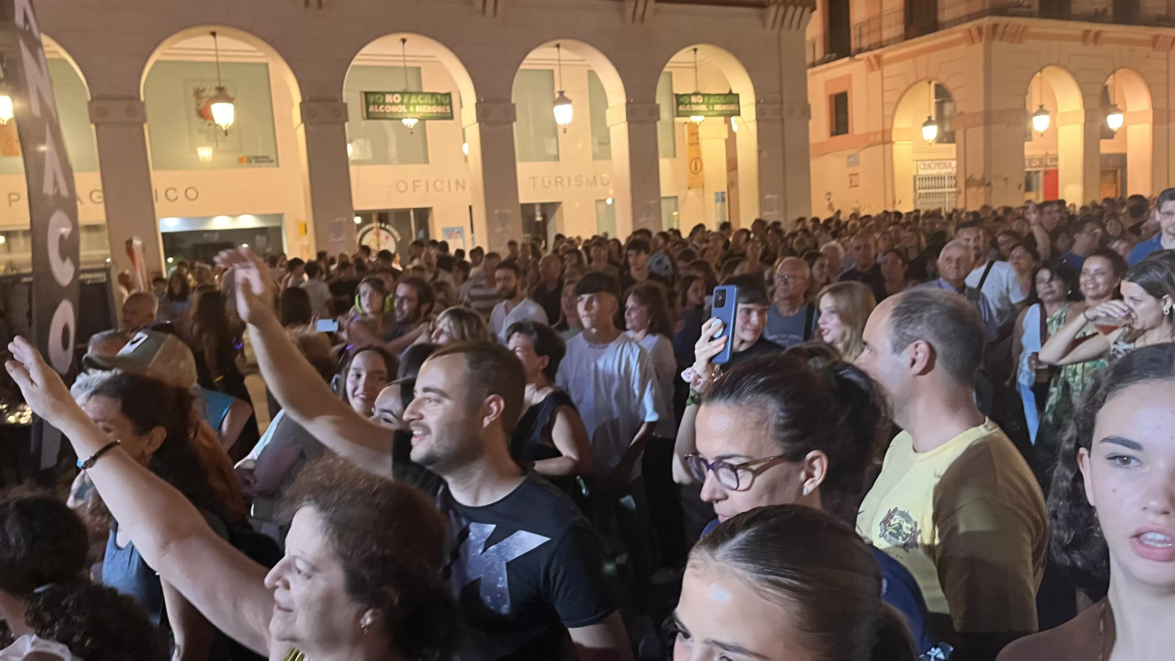 Actuación de Manacor Go! en la plaza López Allué. Foto Mercedes Manterola