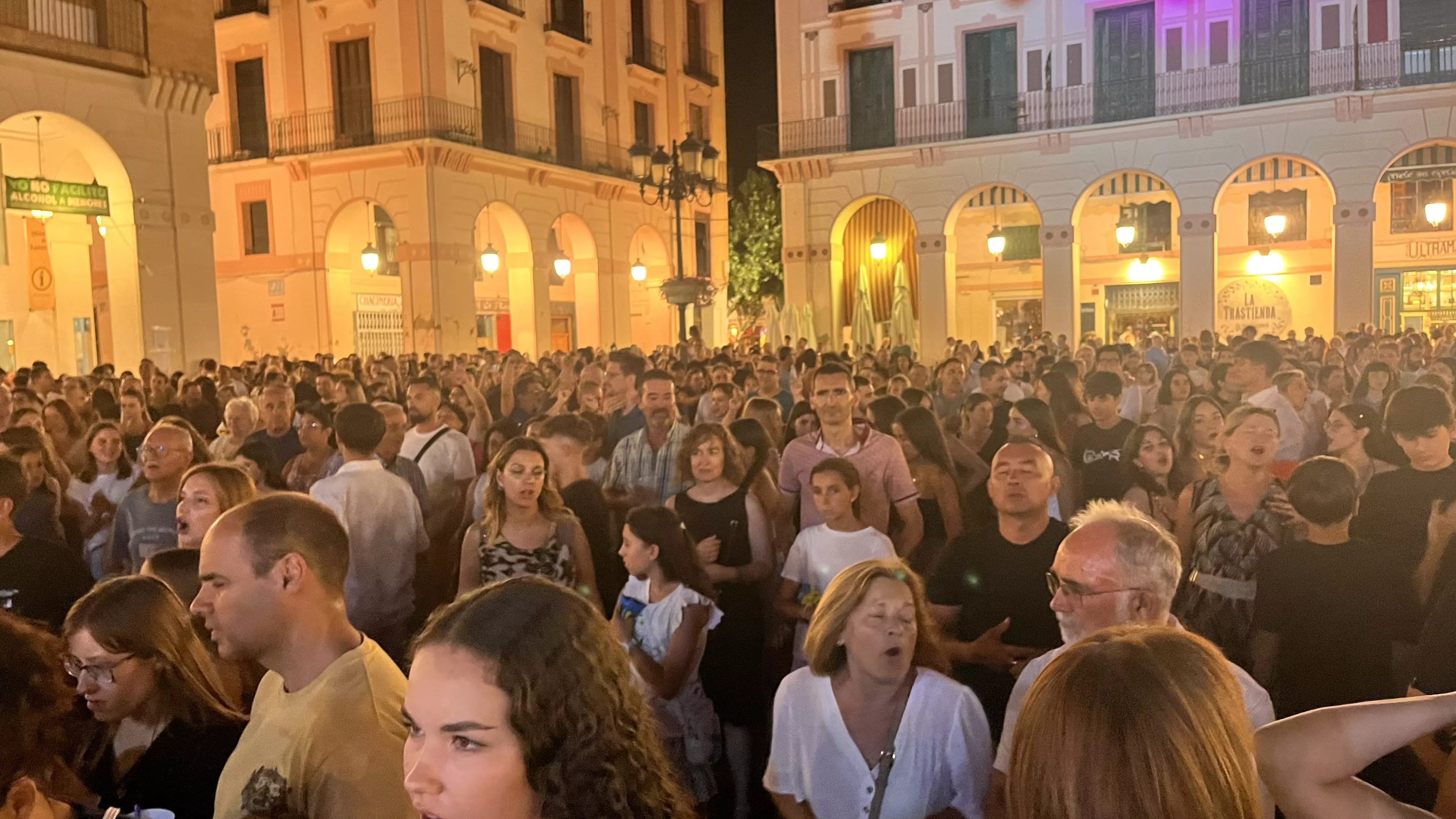 Actuación de Manacor Go! en la plaza López Allué. Foto Mercedes Manterola