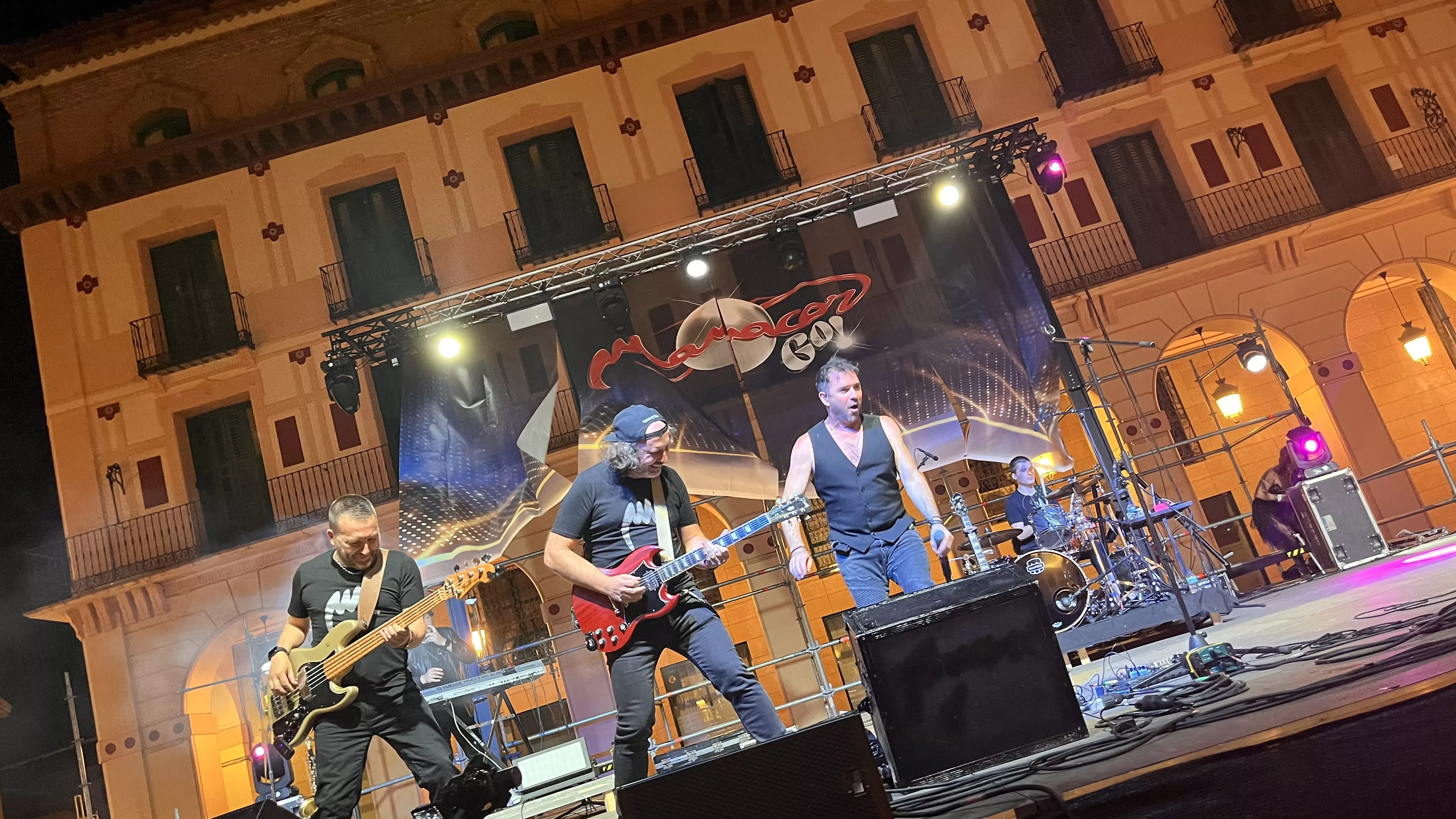 Actuación de Manacor Go! en la plaza López Allué. Foto Mercedes Manterola