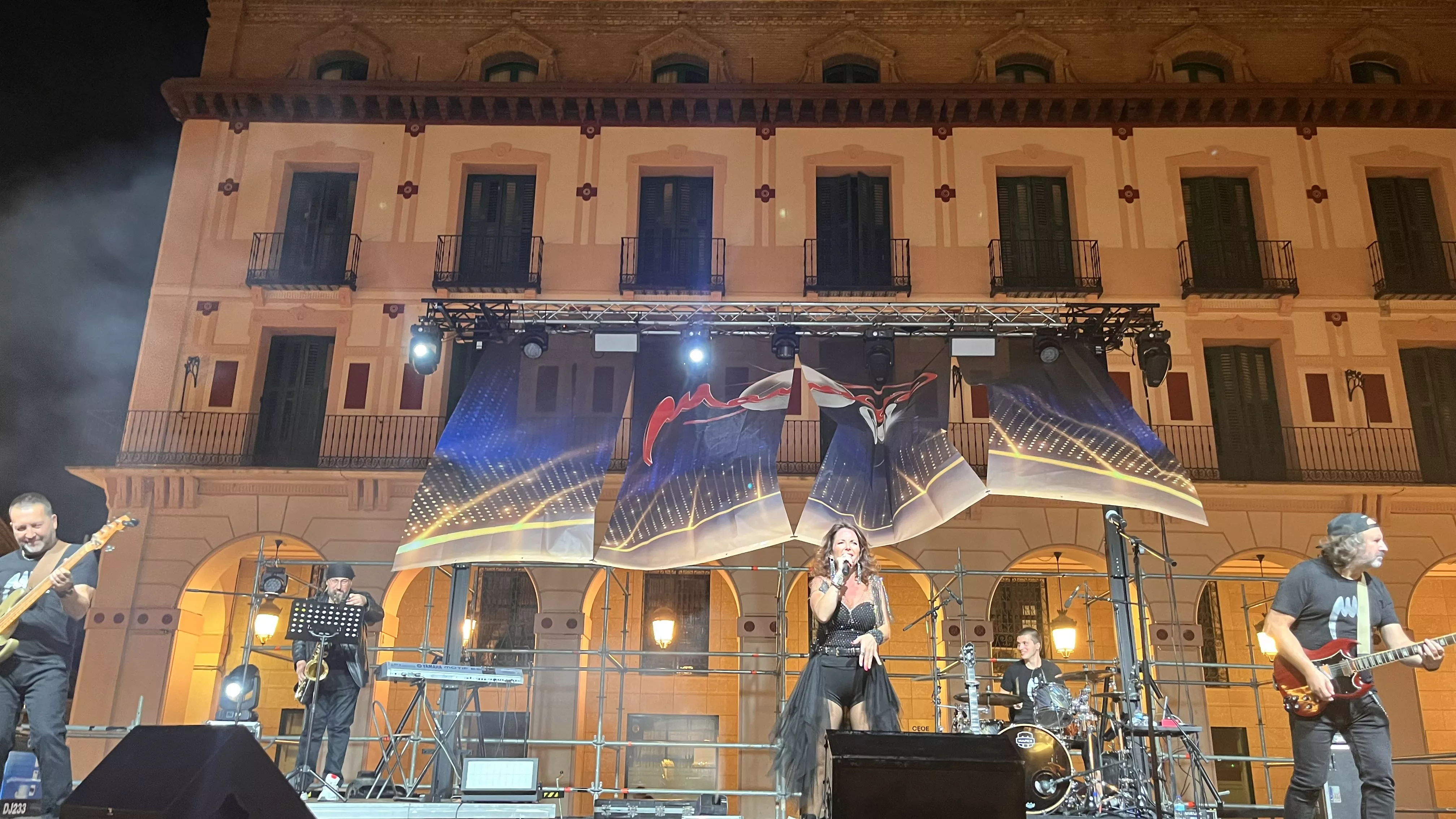 Actuación de Manacor Go! en la plaza López Allué. Foto Mercedes Manterola