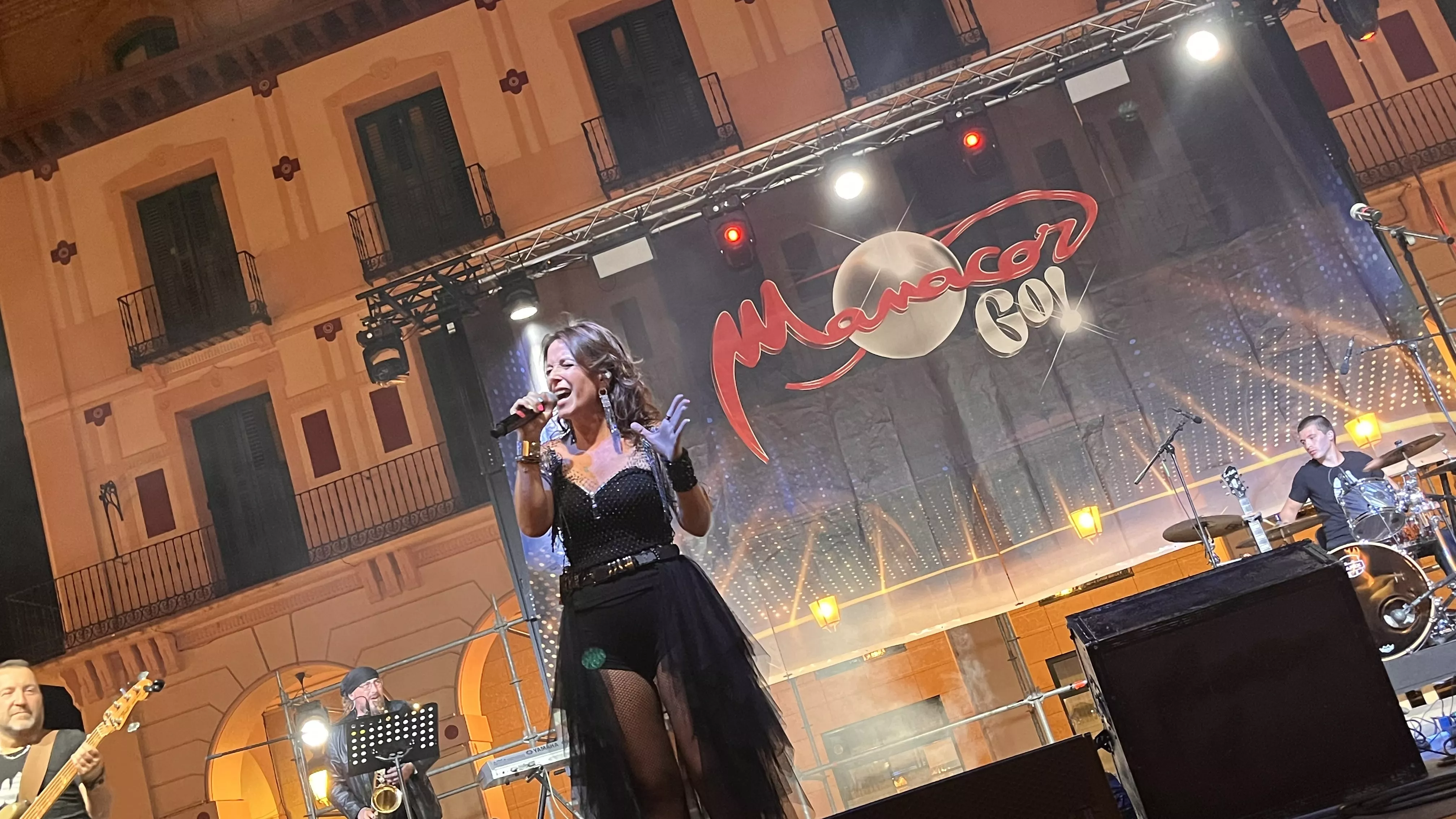 Actuación de Manacor Go! en la plaza López Allué. Foto Mercedes Manterola