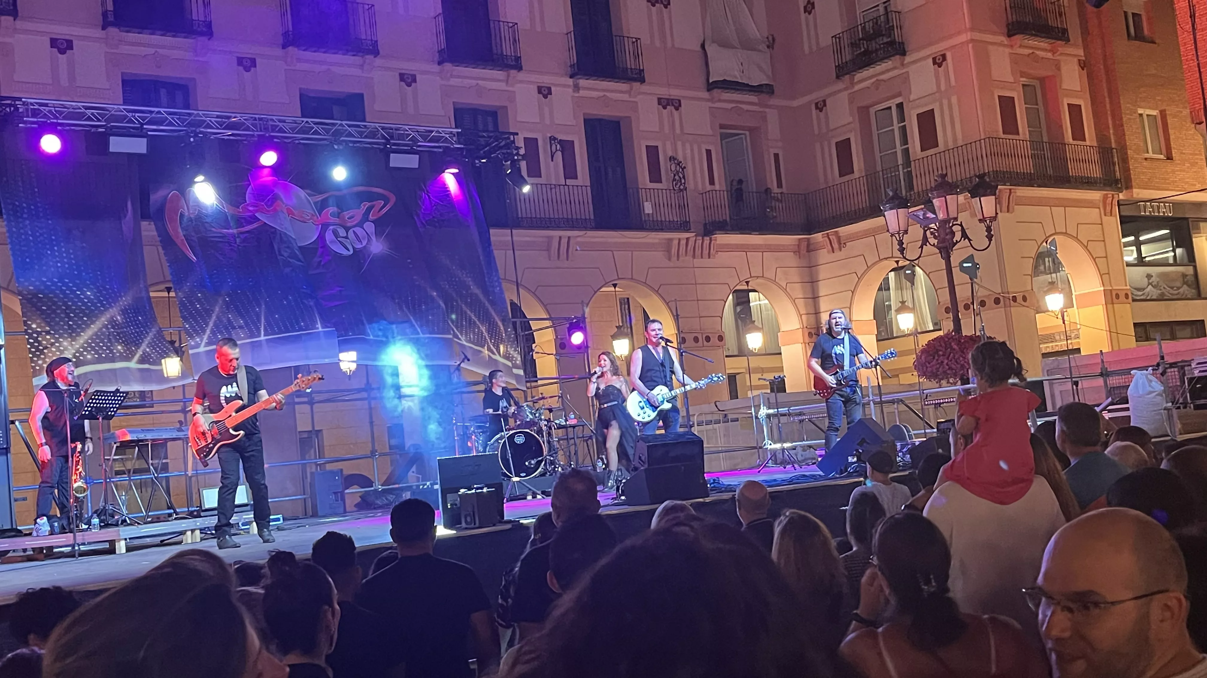 Actuación de Manacor Go! en la plaza López Allué. Foto Mercedes Manterola