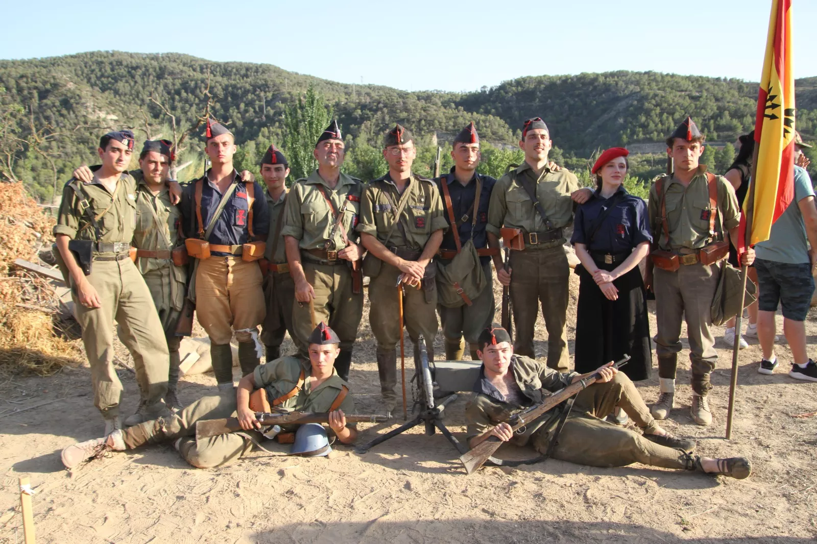 La asociación Primera Línea recreando la batalla del Ebro en Fayón. Foto Carlos Neofato