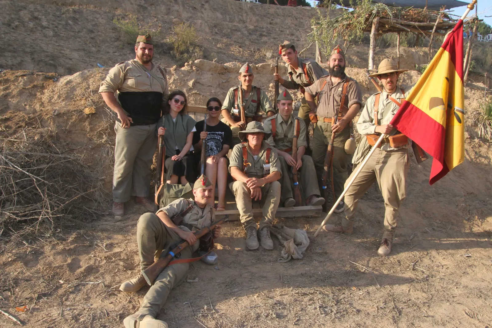 La asociación Primera Línea recreando la batalla del Ebro en Fayón. Foto Carlos Neofato