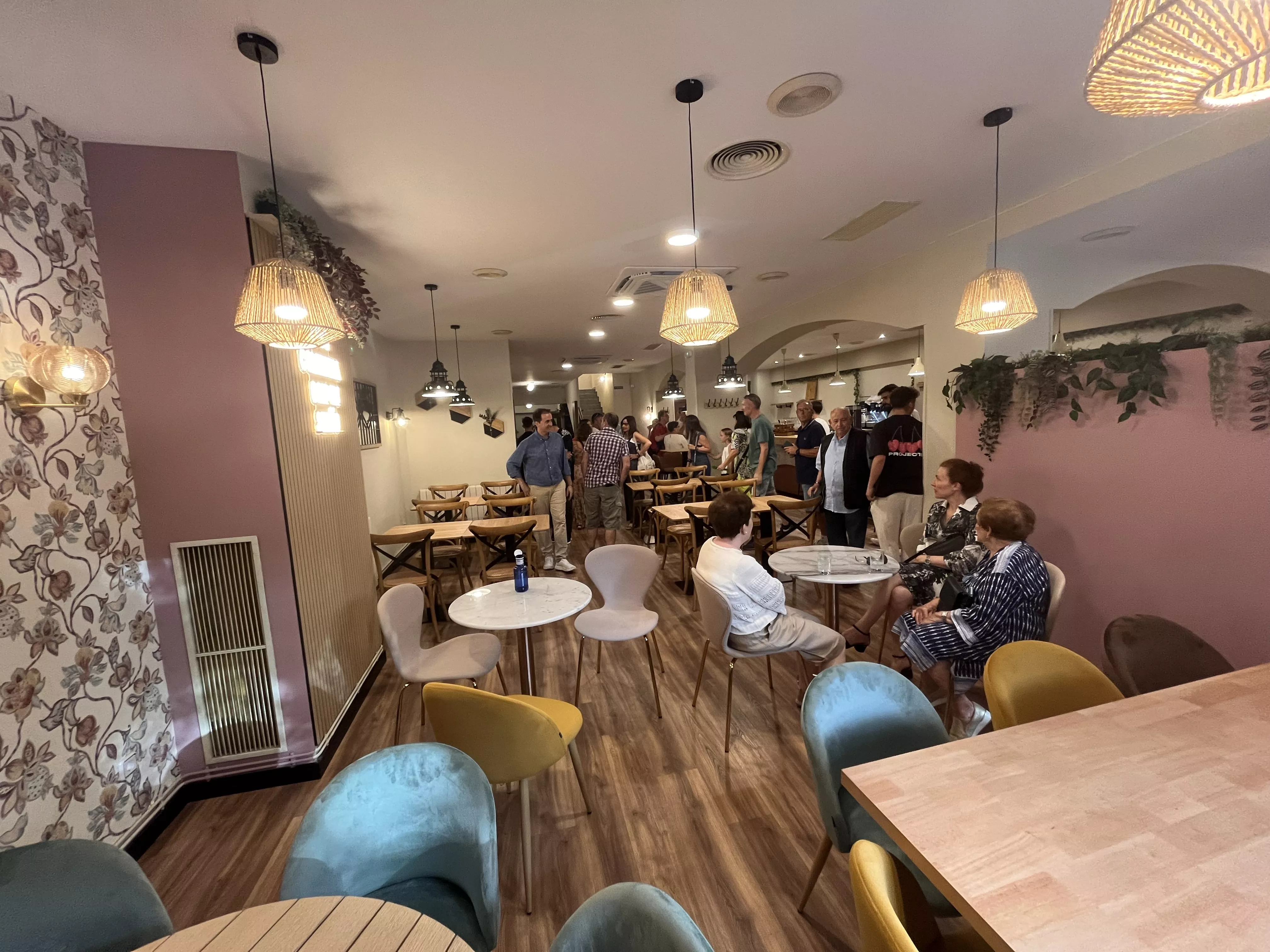 Inauguración de El Bar de Jorge en su nueva ubicación en Huesca, Foto Mercedes Manterola