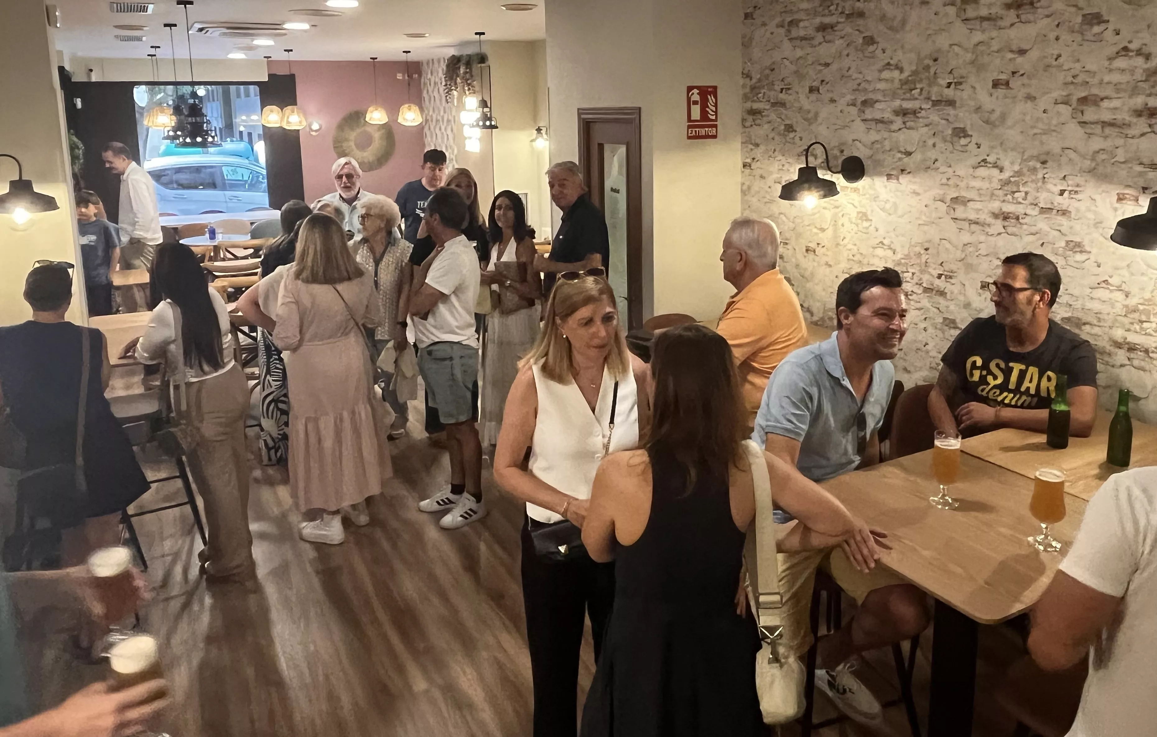 Inauguración de El Bar de Jorge en su nueva ubicación en Huesca, Foto Mercedes Manterola