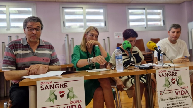 Guiuseppe Bertinelli, en primer término, en la rueda de prensa para presentar la iniciativa. Foto Myriam Martínez Guiuseppe Bertinelli, en primer término, en la rueda de prensa para presentar la iniciativa. Foto Myriam Martínez