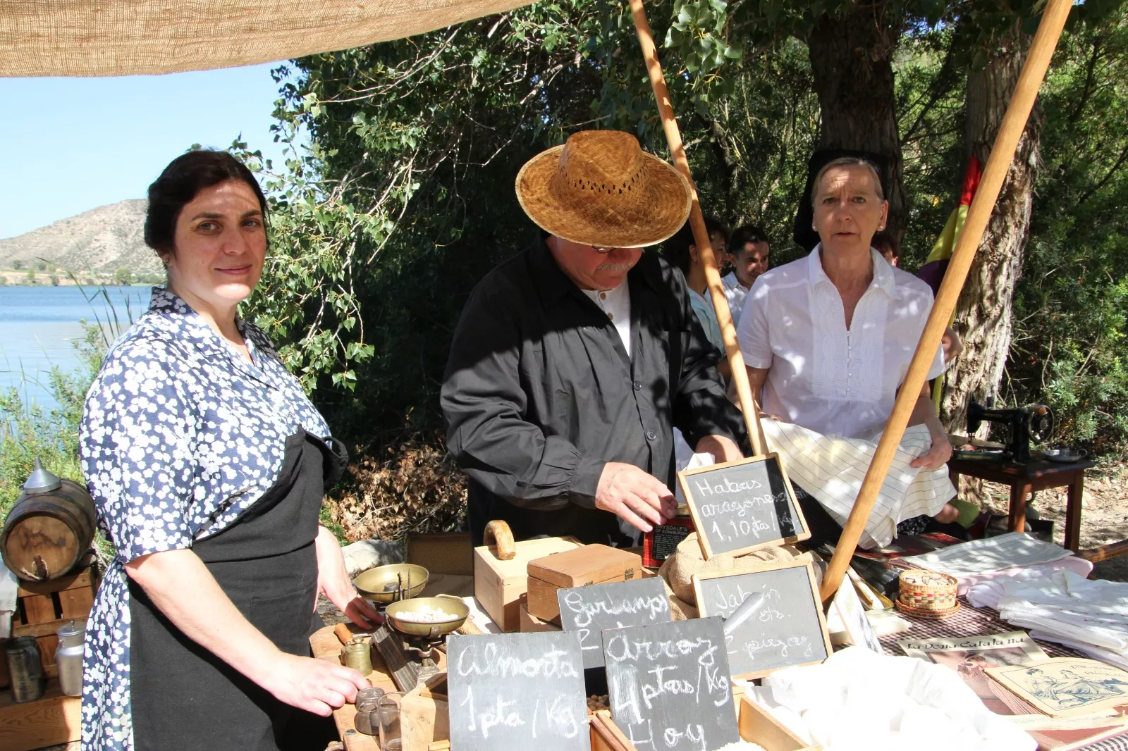 La asociación Primera Línea recreando la batalla del Ebro en Fayón. Foto Carlos Neofato 