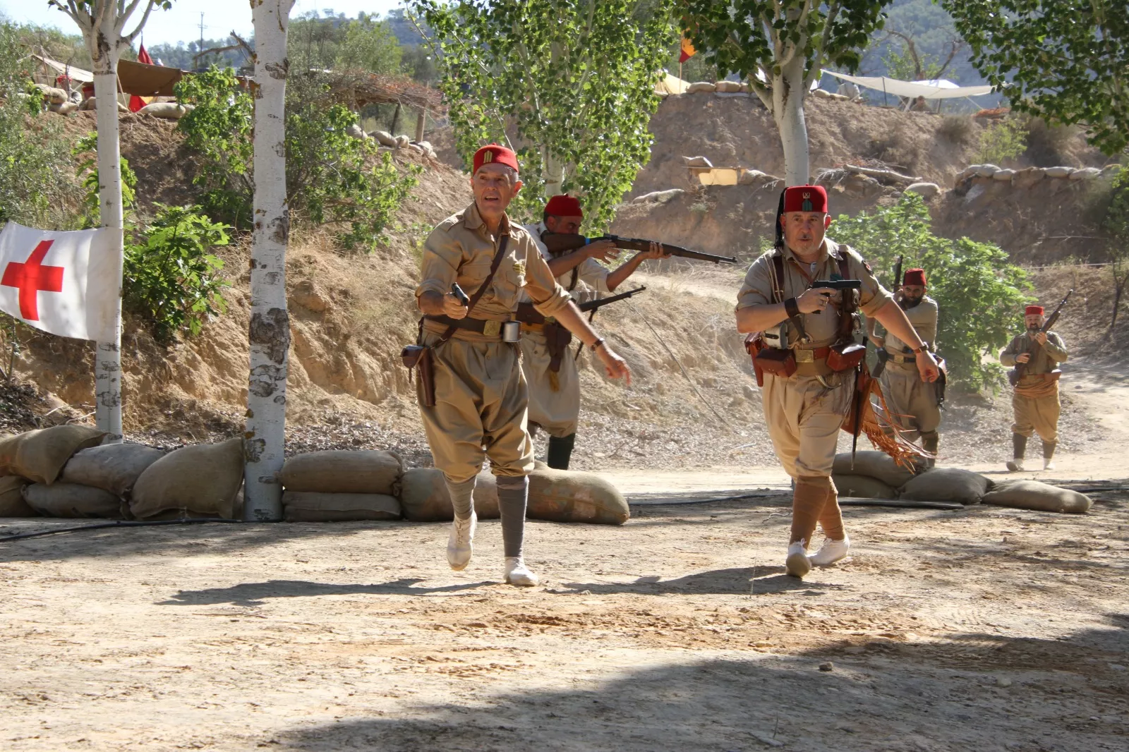La asociación Primera Línea recreando la batalla del Ebro en Fayón. Foto Carlos Neofato 