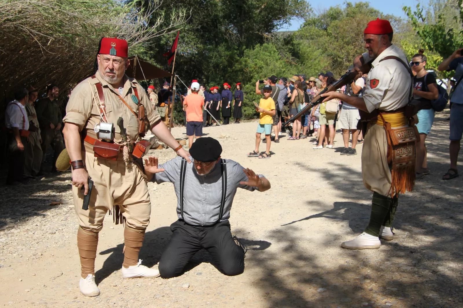 La asociación Primera Línea recreando la batalla del Ebro en Fayón. Foto Carlos Neofato 