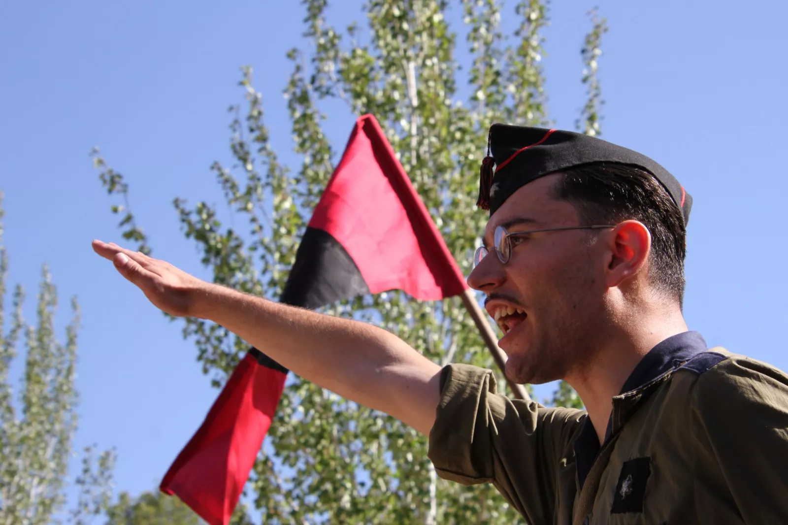La asociación Primera Línea recreando la batalla del Ebro en Fayón. Foto Carlos Neofato 