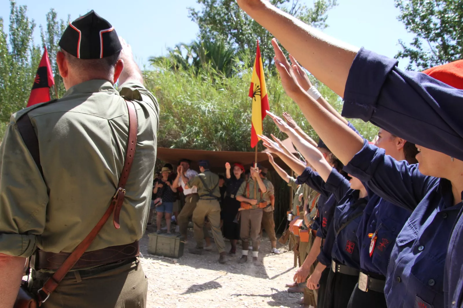 La asociación Primera Línea recreando la batalla del Ebro en Fayón. Foto Carlos Neofato 